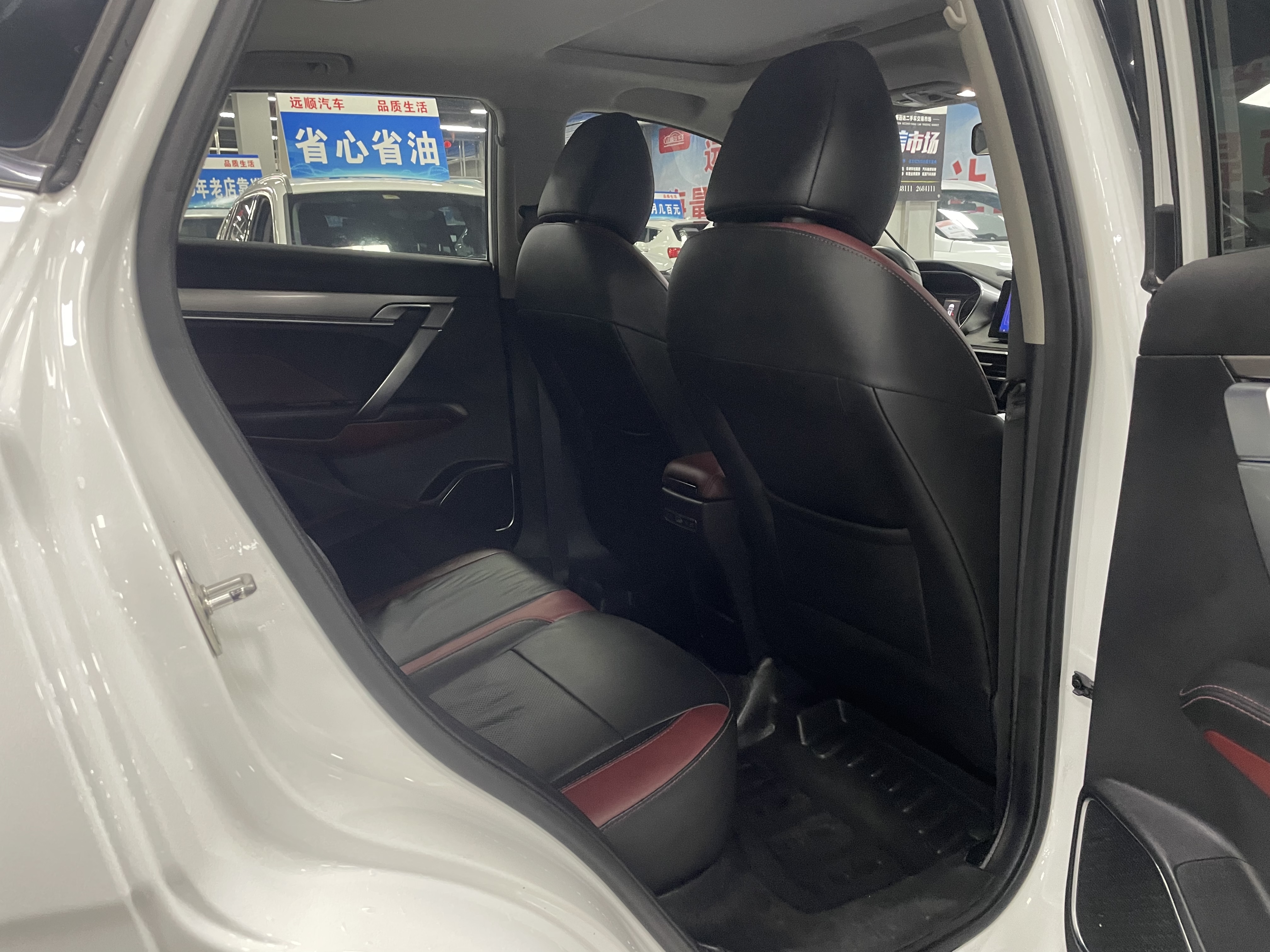GEELY Coolray 2021 immagine di auto #9