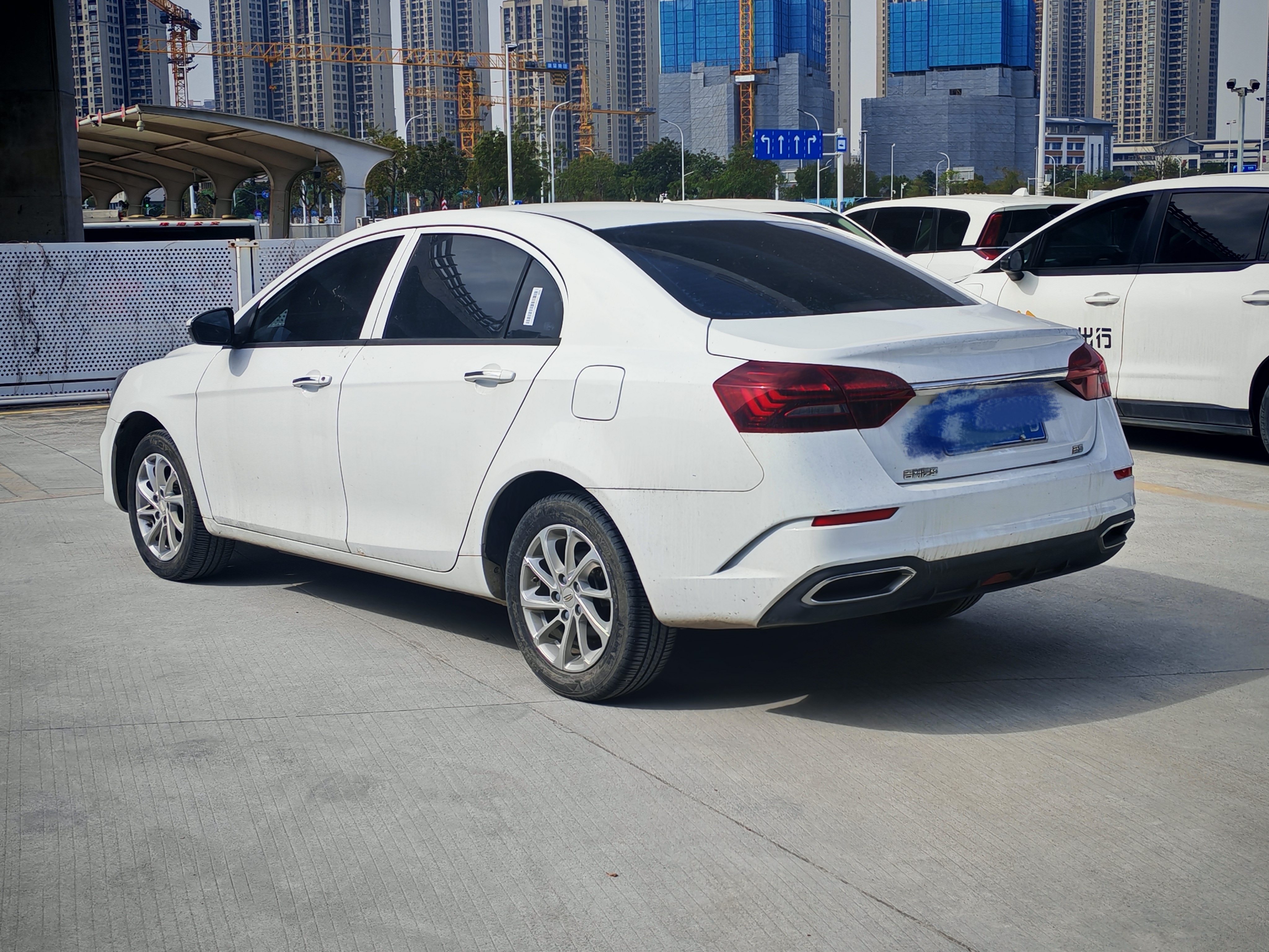 GEELY Emgrand 2022 car image #9