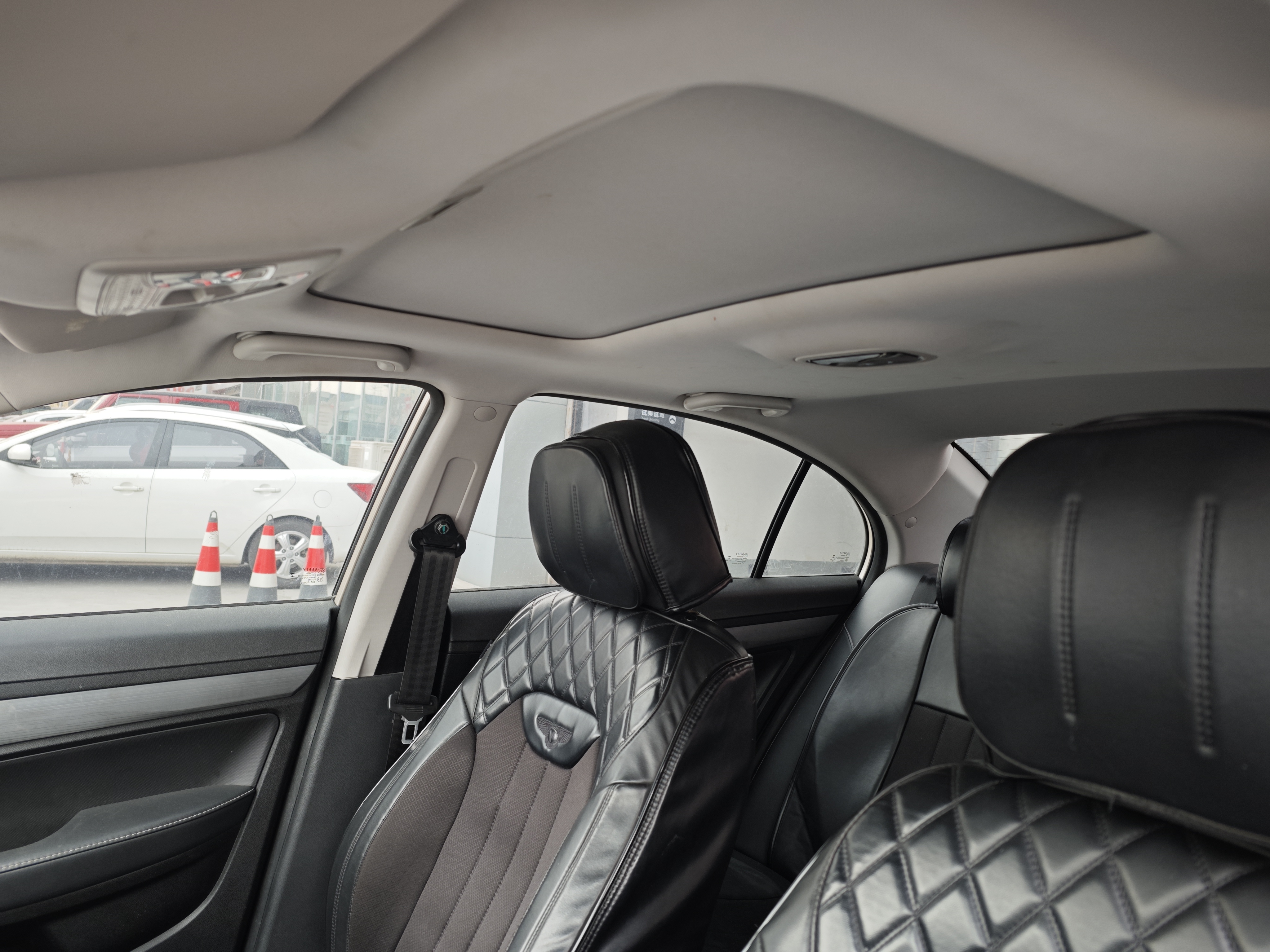 Emgrand 2021 car image #9
