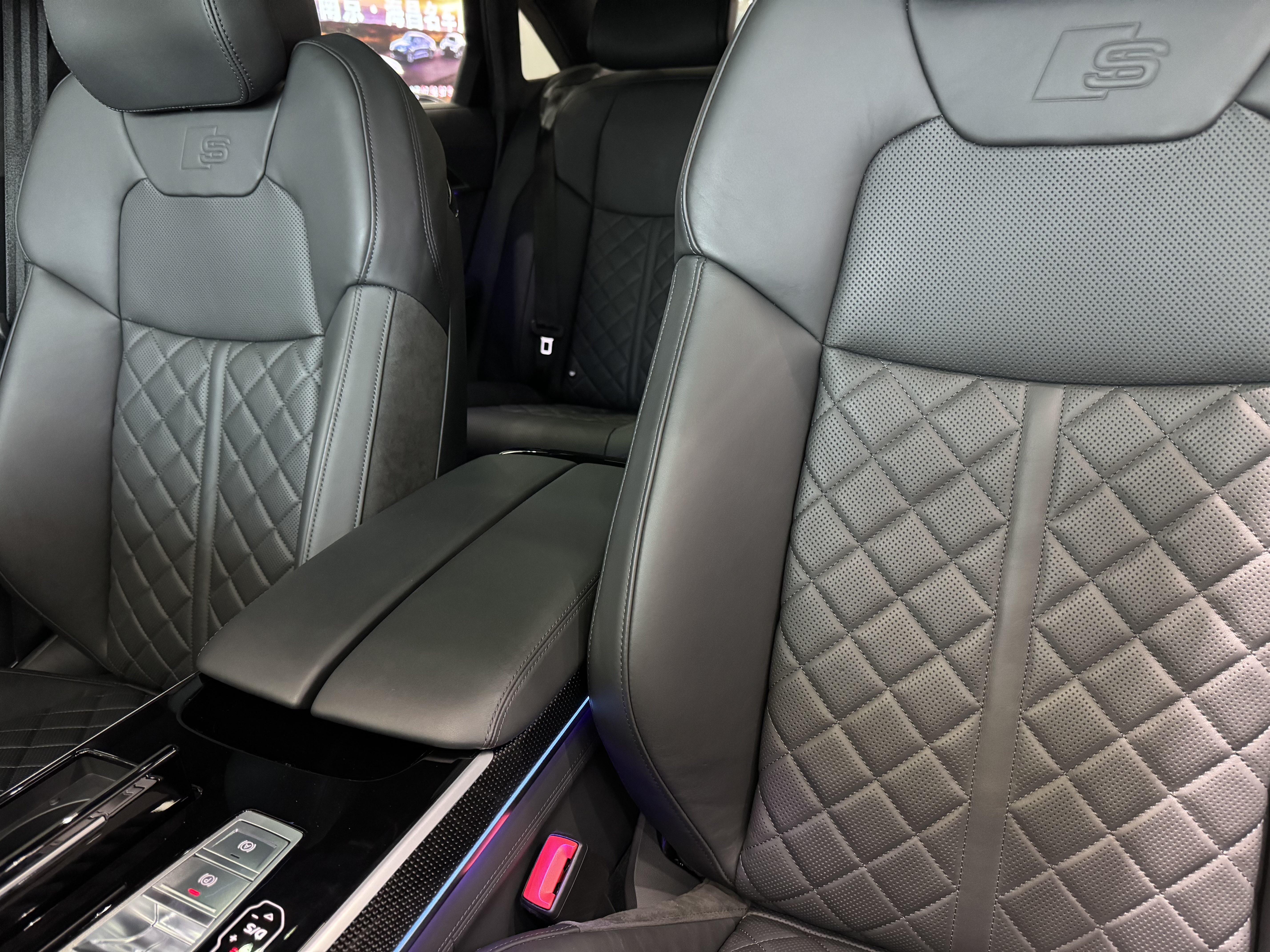 Audi S8 2023 #9 Audi S8 2023 car image #9