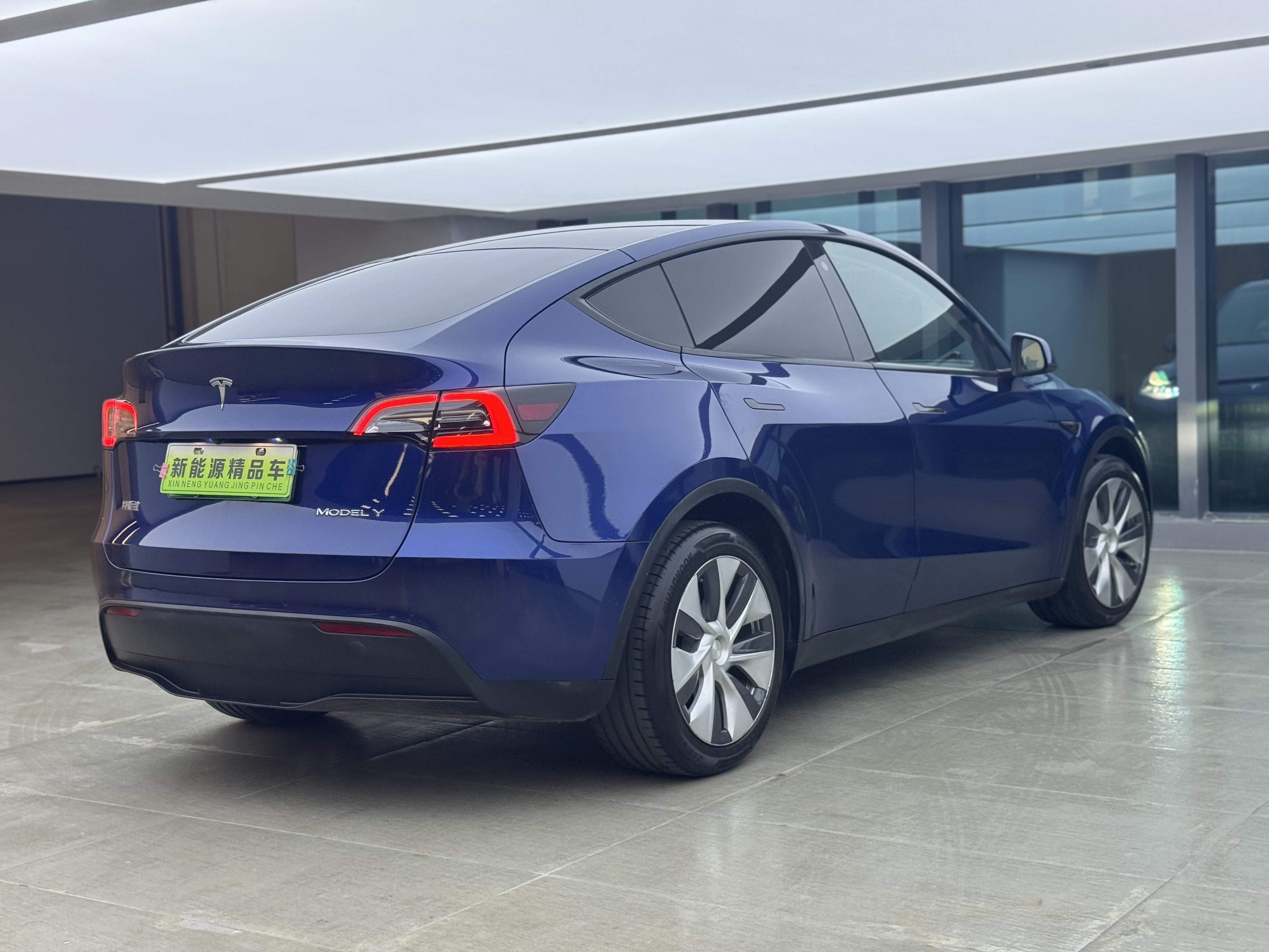 Tesla Model Y 2021 #9 Tesla Model Y 2021 car image #9