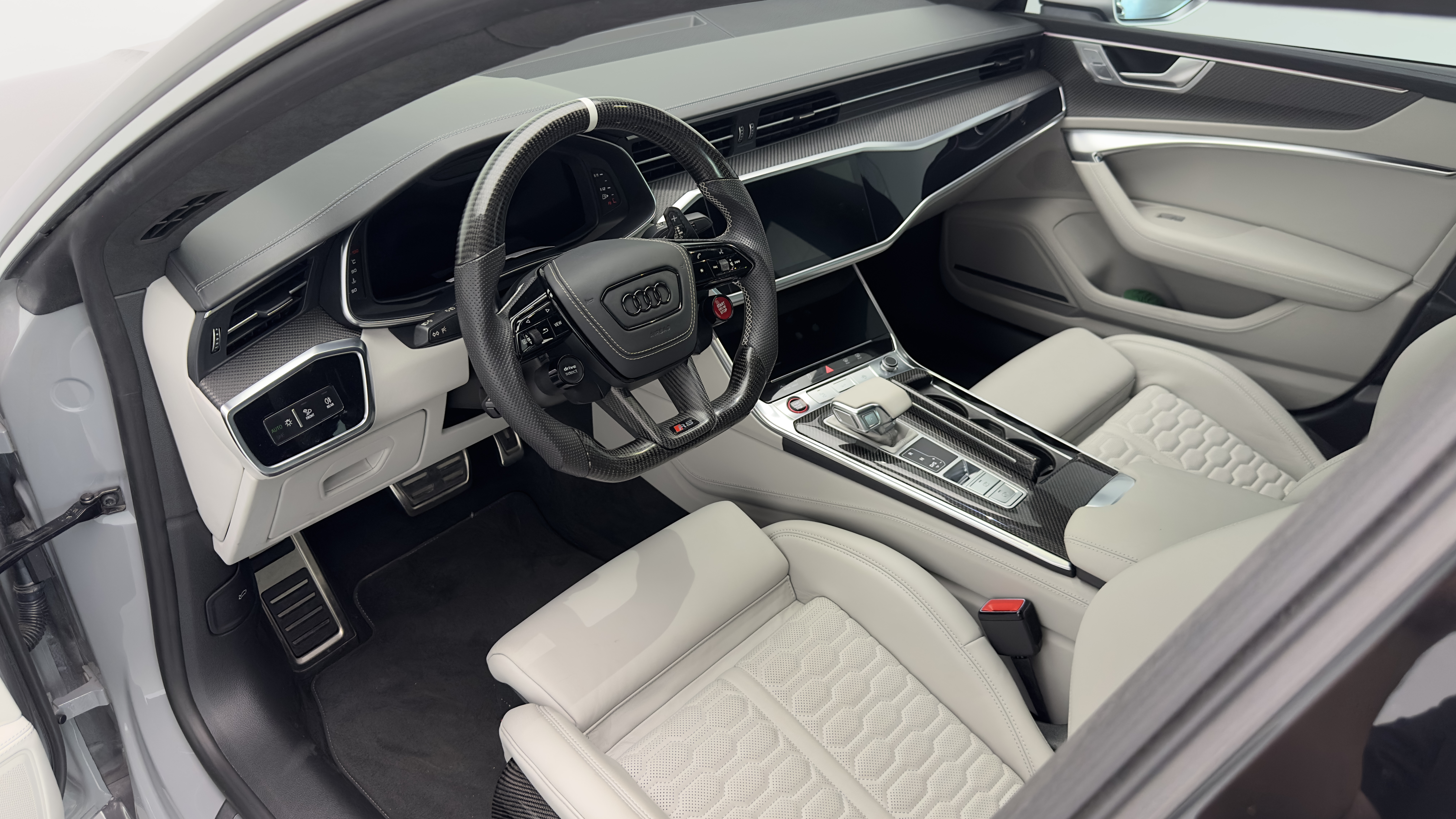 Audi RS 7 2021 car image #9