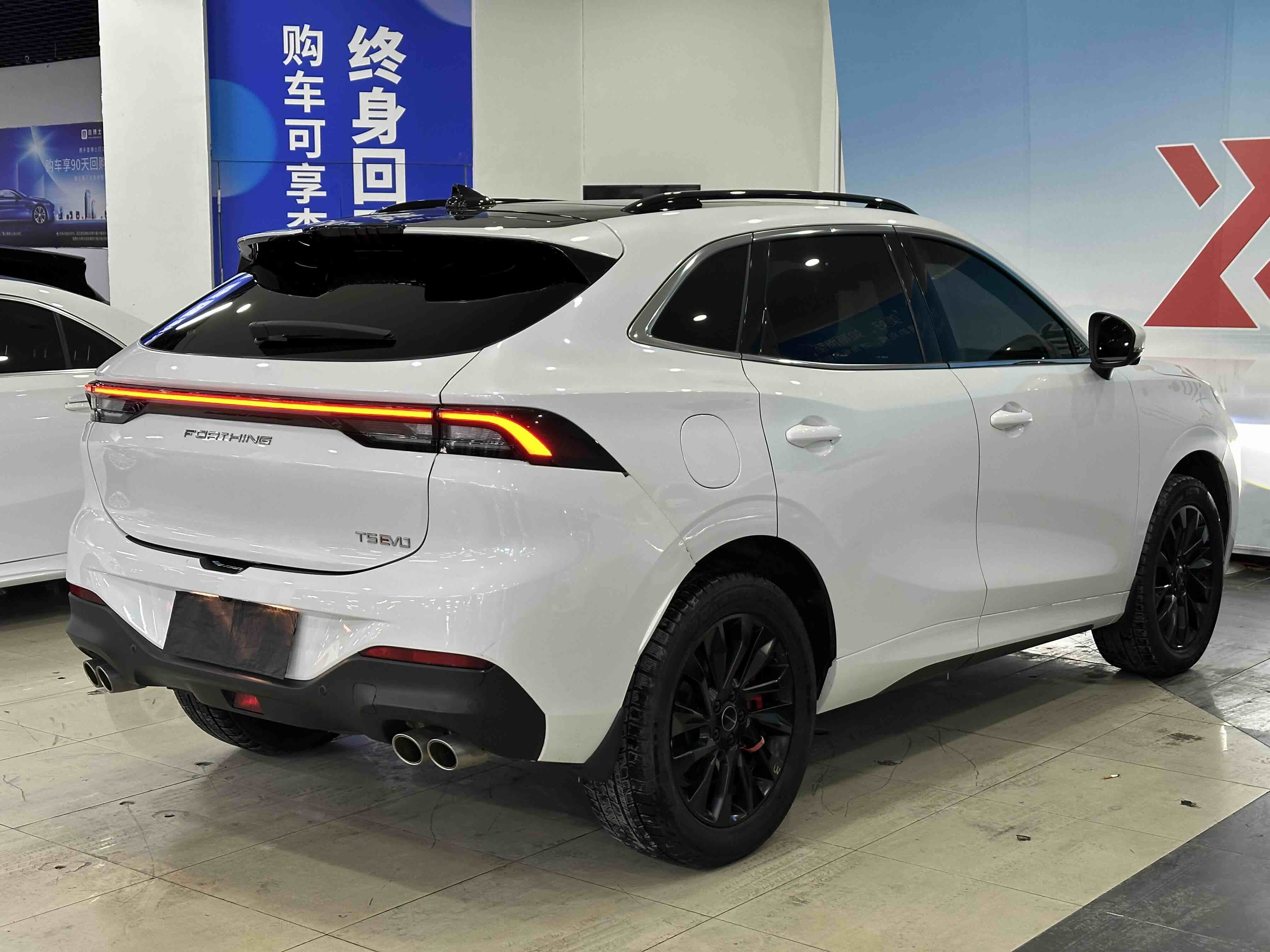 Forthing T5 EVO 2022 #9 Forthing T5 EVO 2022 car image #9