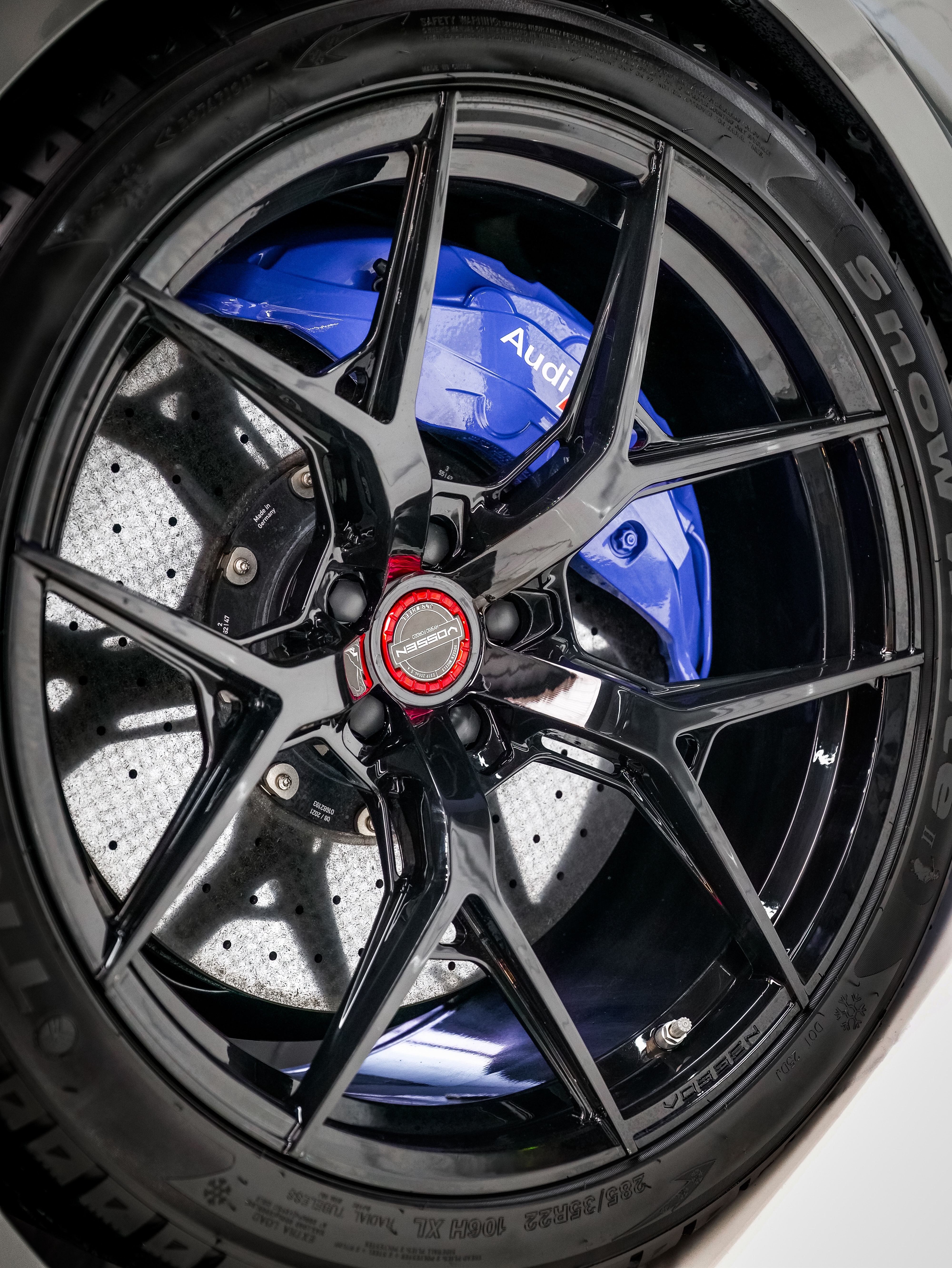 Audi RS 6 2021 car image #9