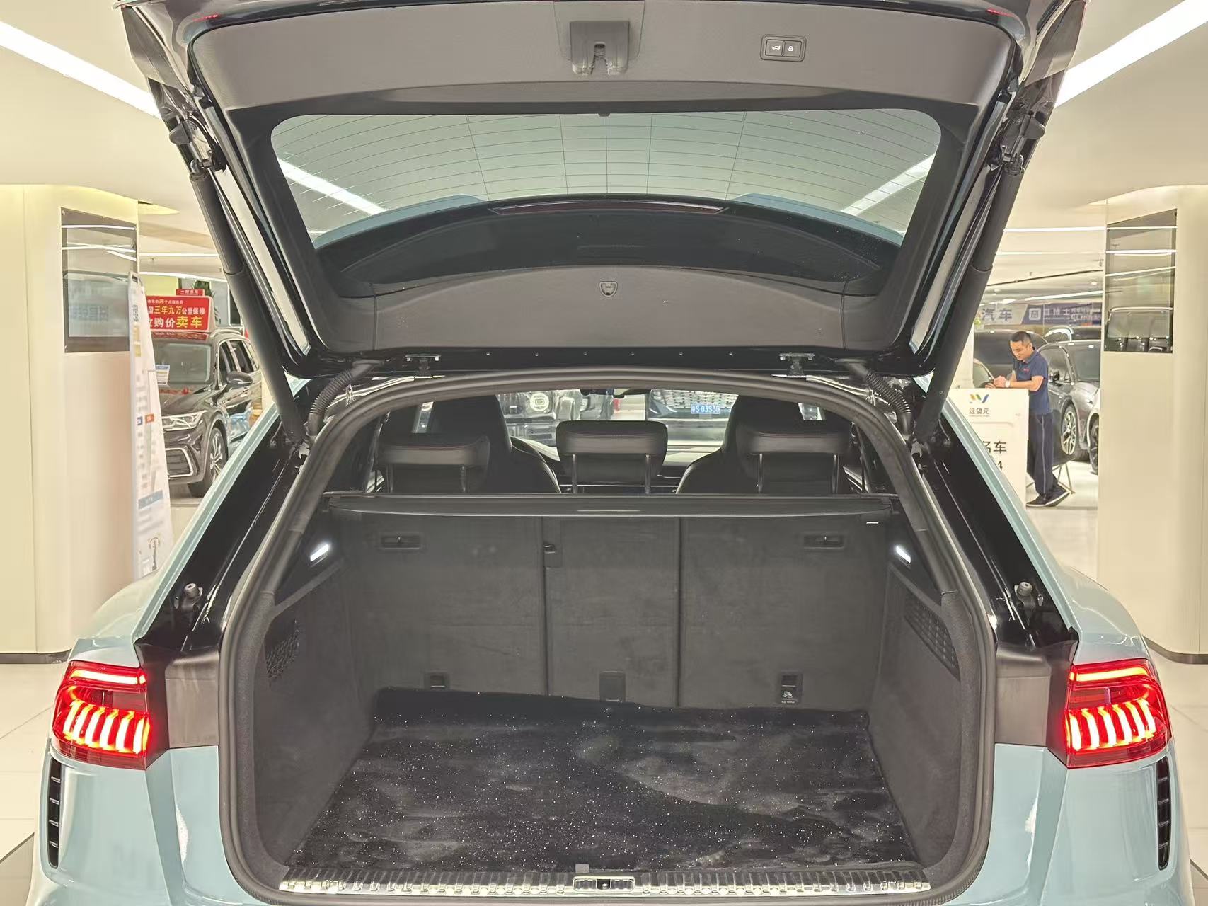 Audi RS Q8 2021 #9 Audi RS Q8 2021 car image #9