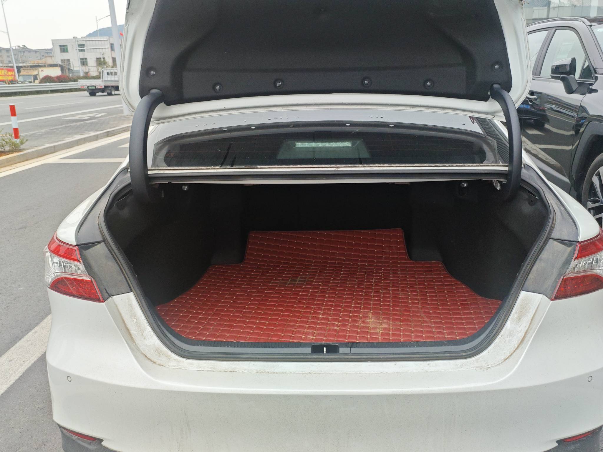 Toyota Camry 2022 car image #9