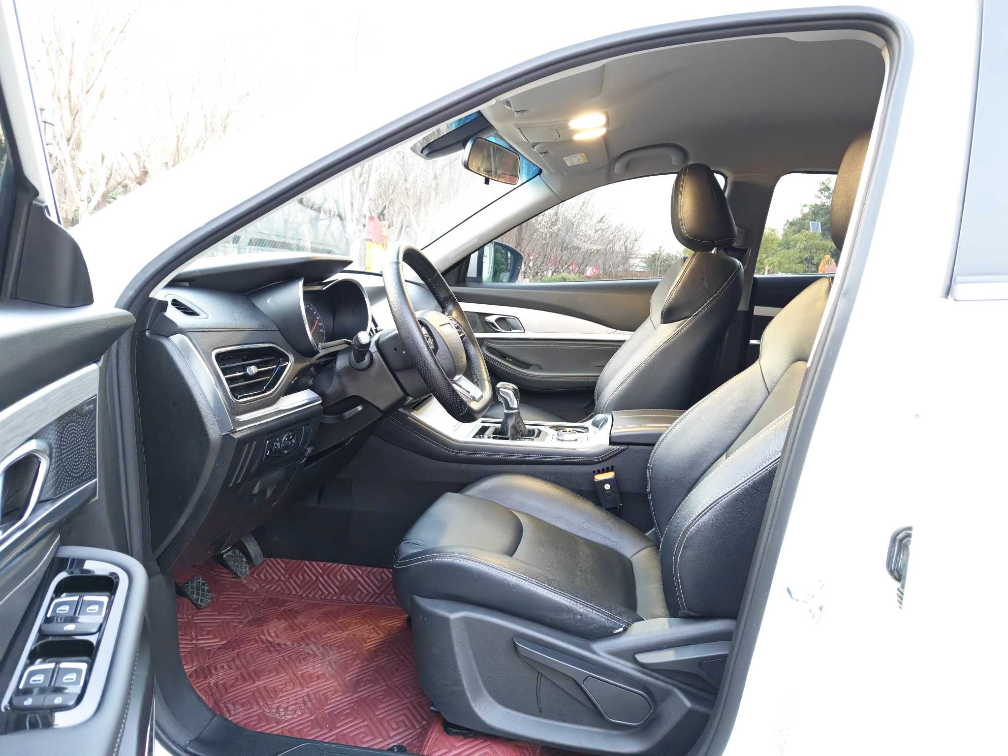 X70 2021 car image #9