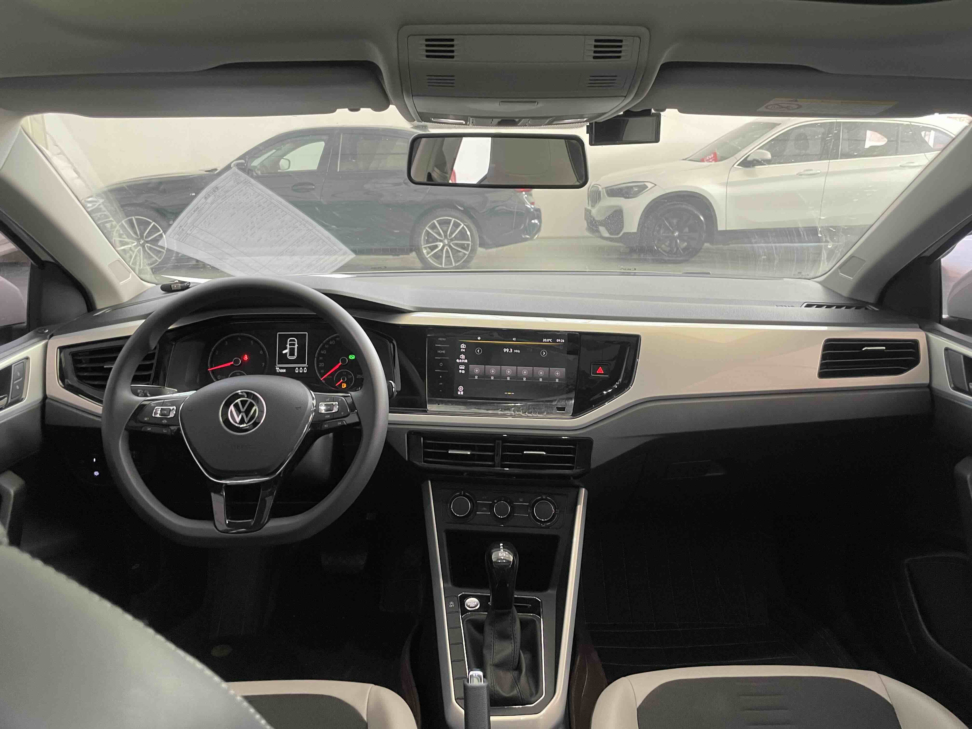 Volkswagen Polo 2021 car image #9