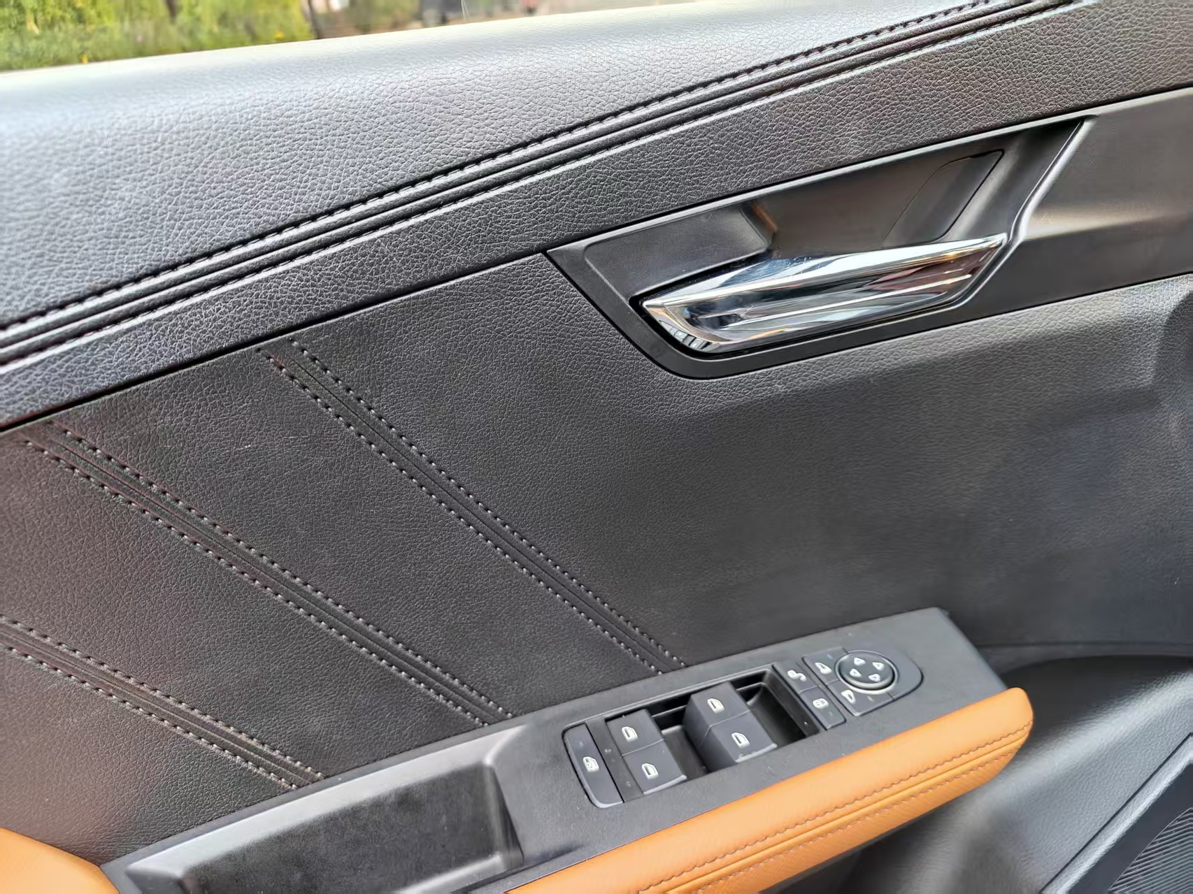 BYD e2 2021 изображение автомобиля #9