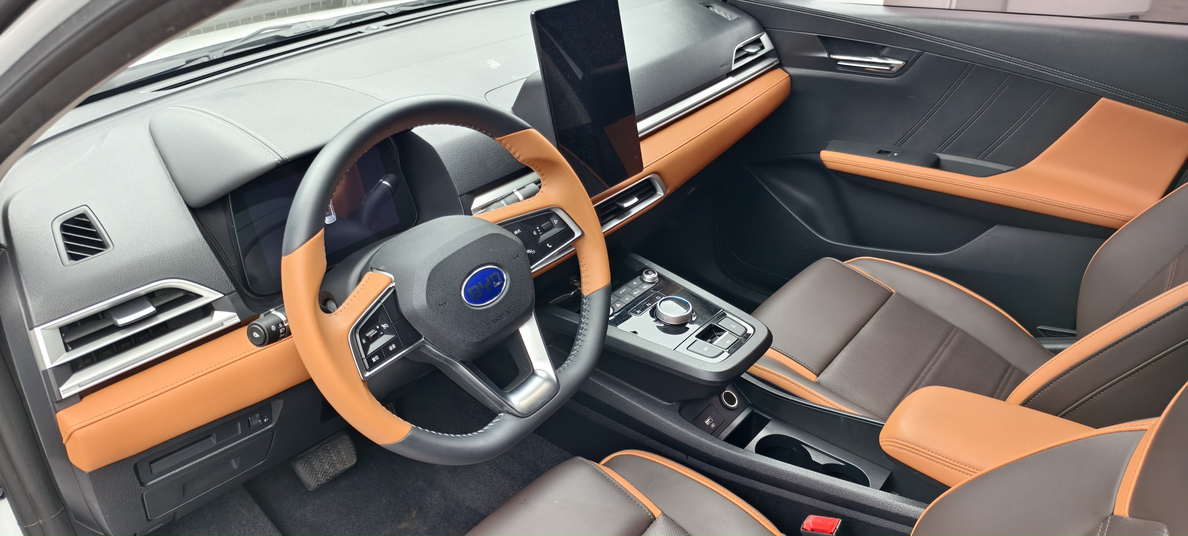 BYD e2 2022 image de voiture #9