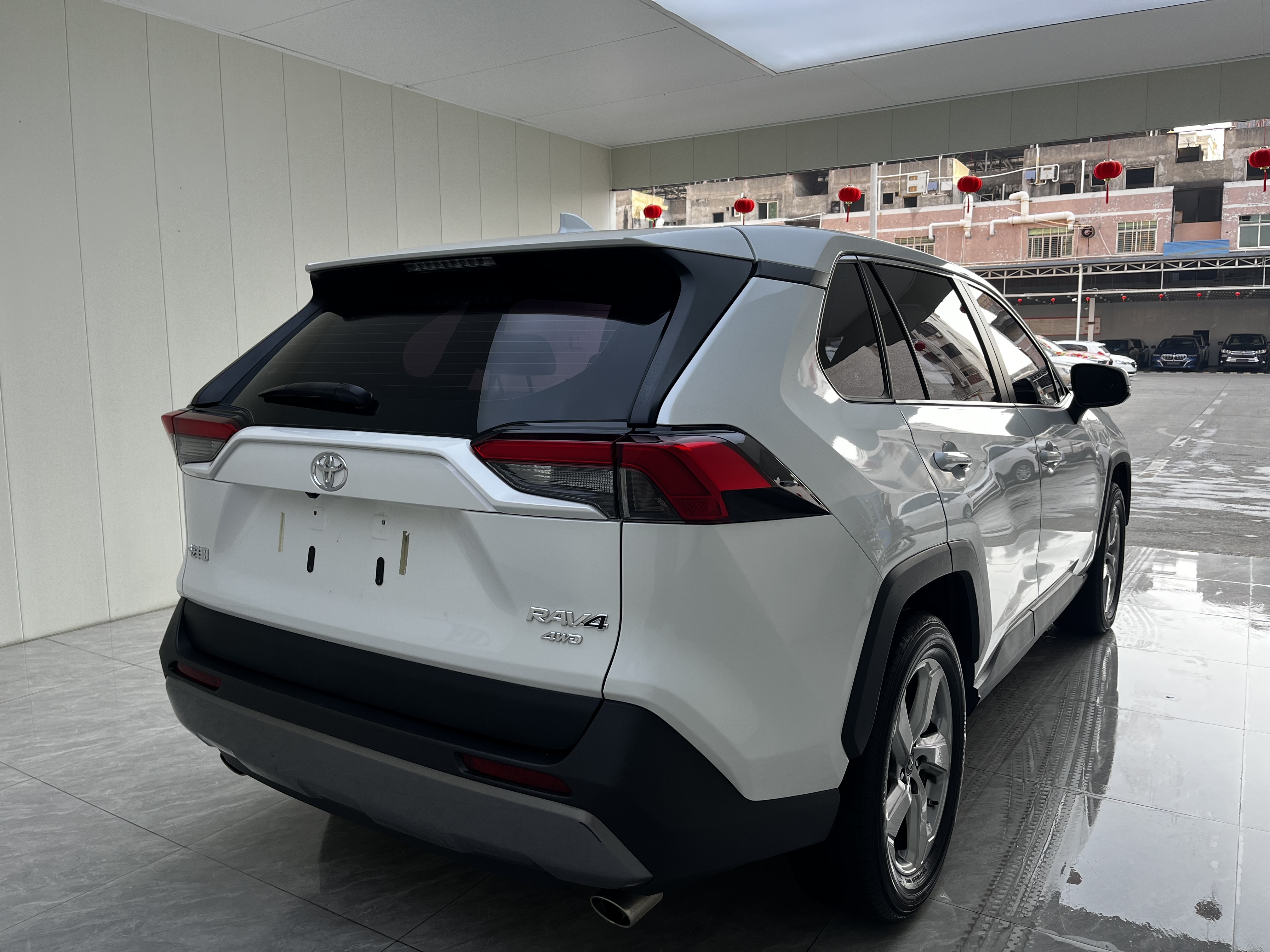 Toyota RAV4 2022 car image #9