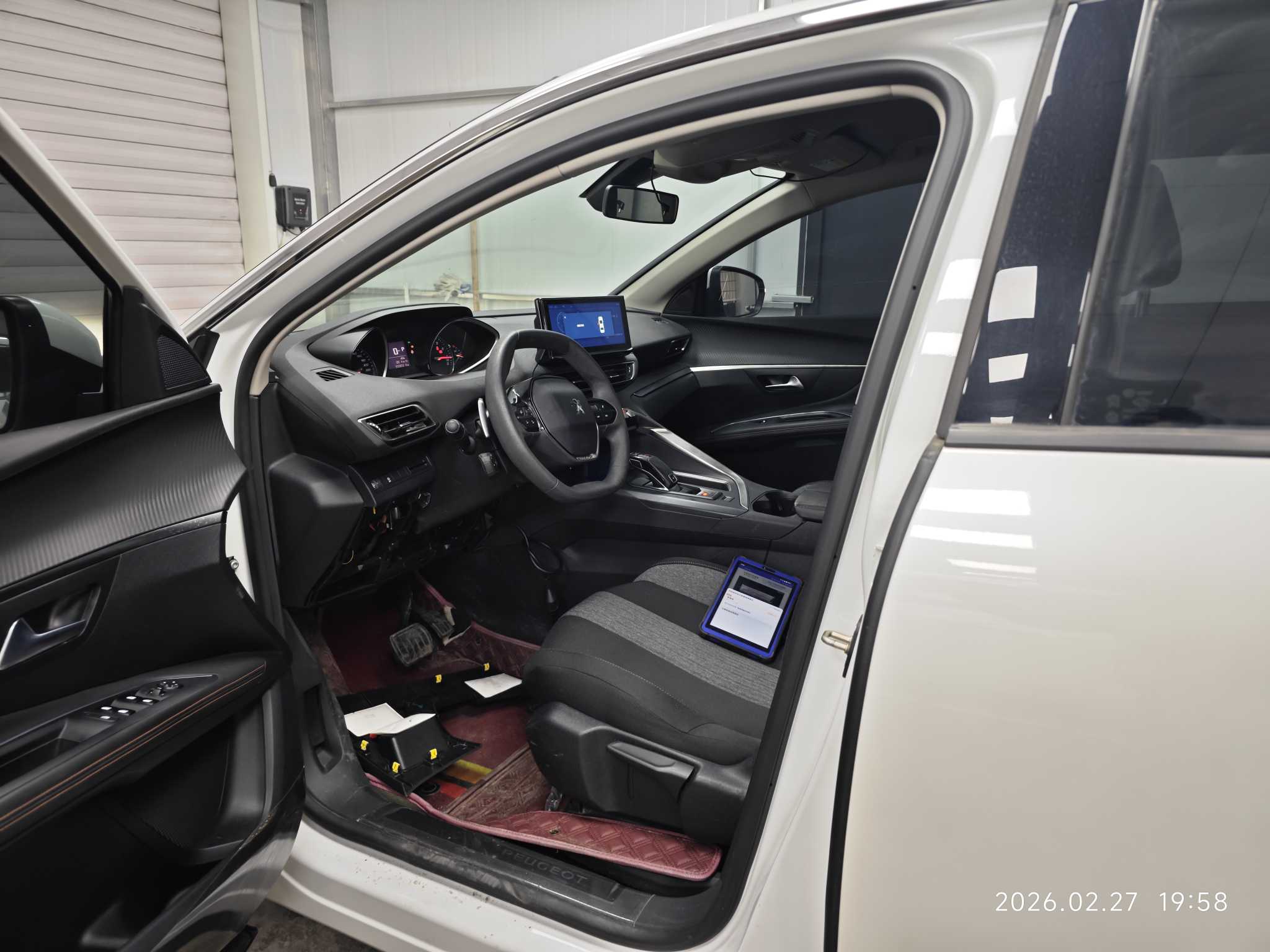 Peugeot 4008 2023 car image #9