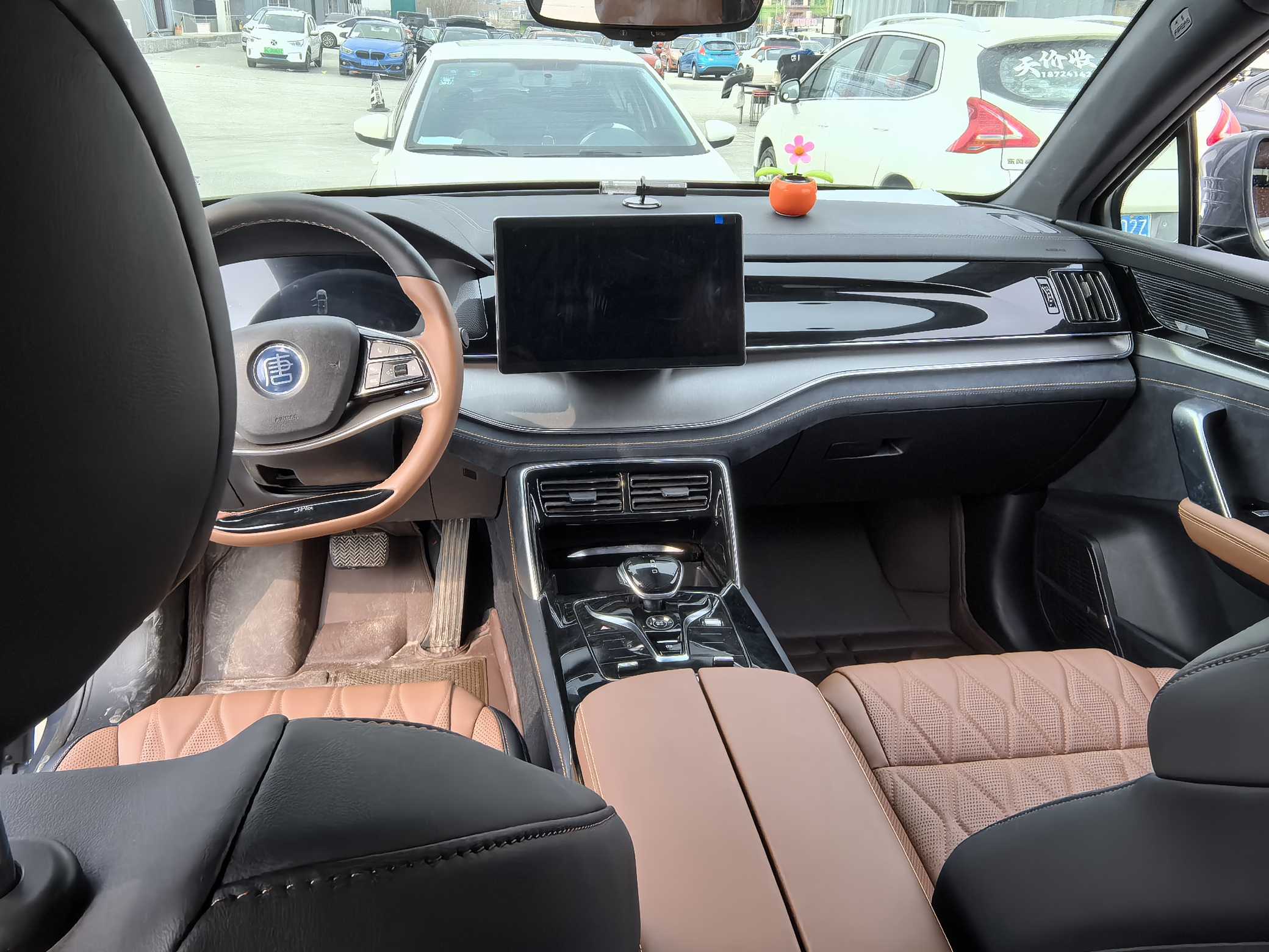 BYD Tang New Energy 2023 car image #9