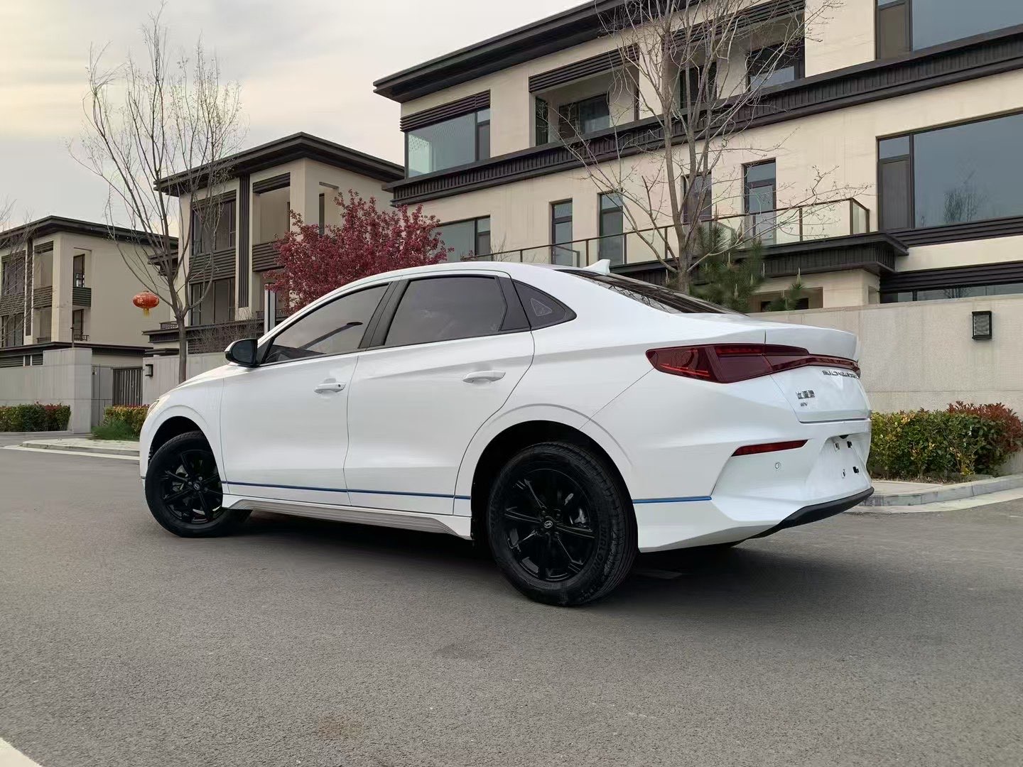 BYD e3 2023 car image #9