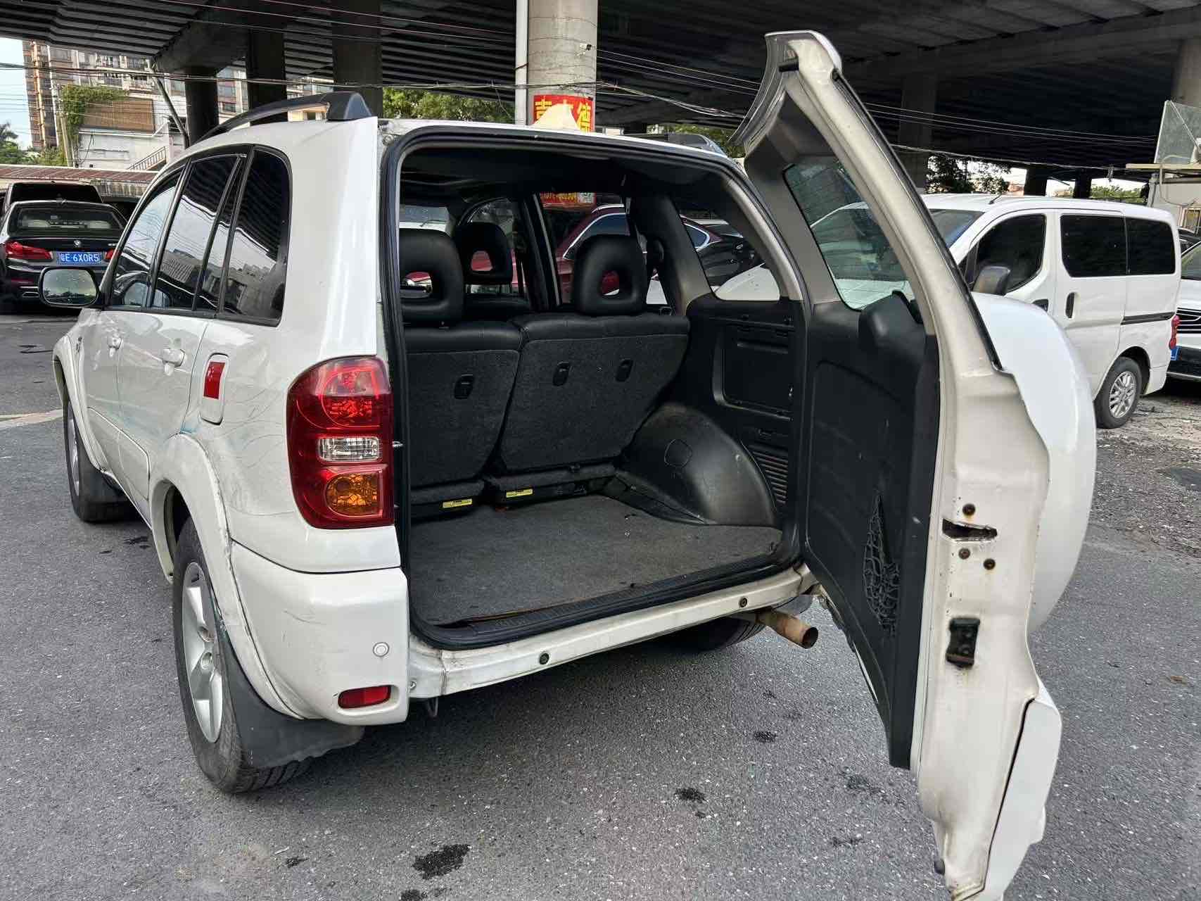 Toyota RAV4 (Imported) 2005 #9 Toyota RAV4 (Imported) 2005 immagine di auto #9