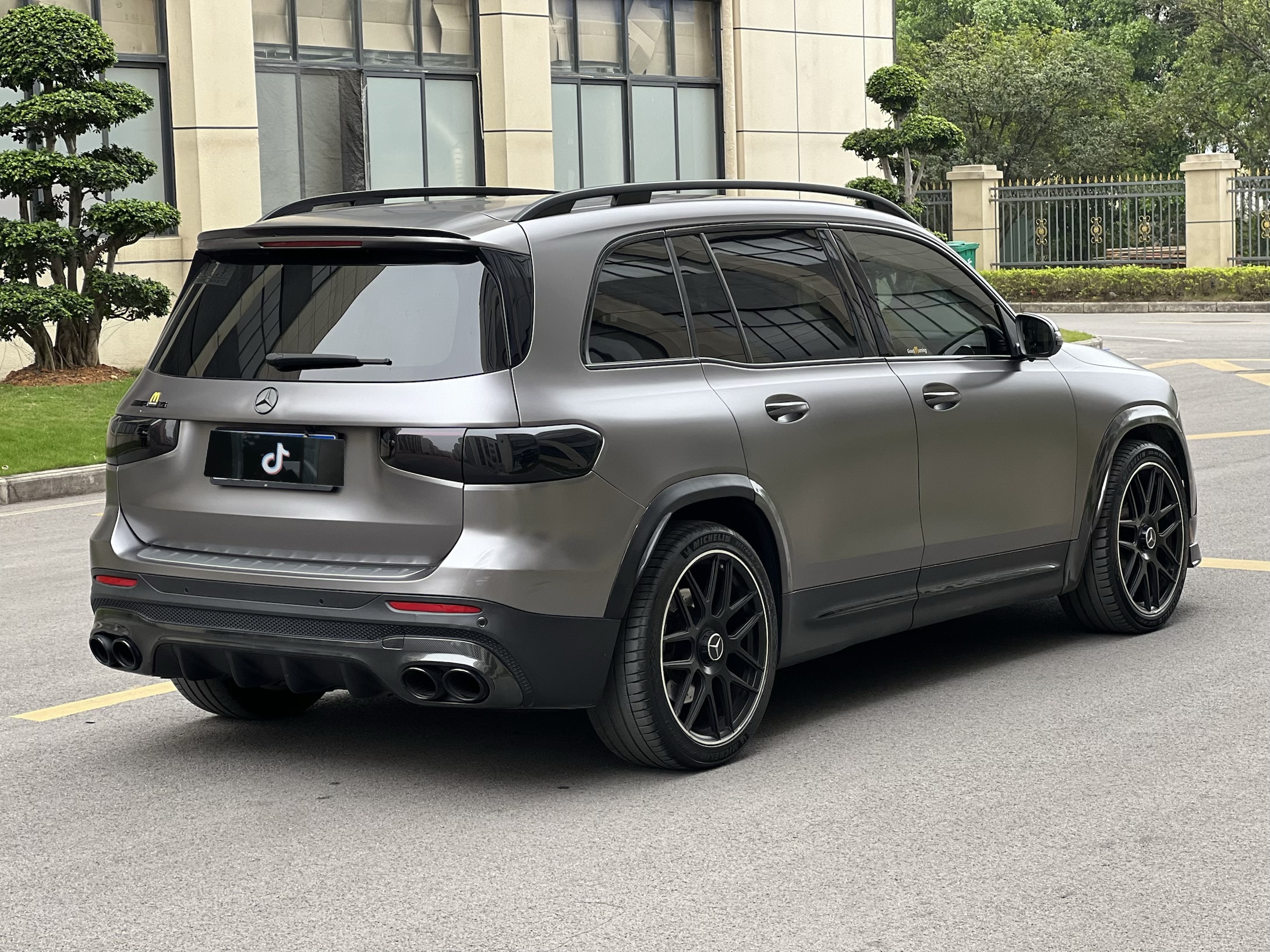 Mercedes-Benz GLB AMG 2021 صورة سيارة #9