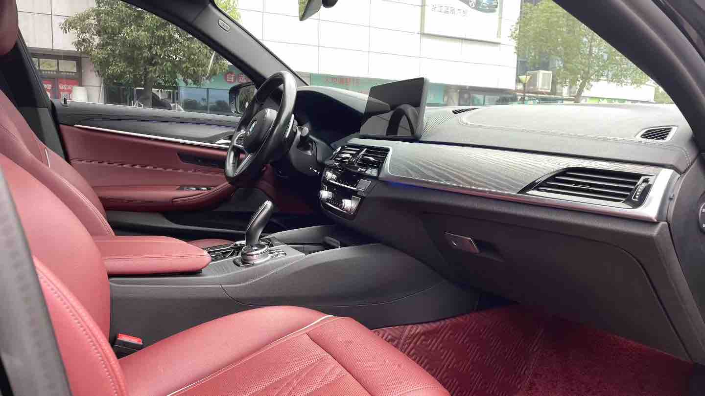 BMW 5 Series 2021 car image #9
