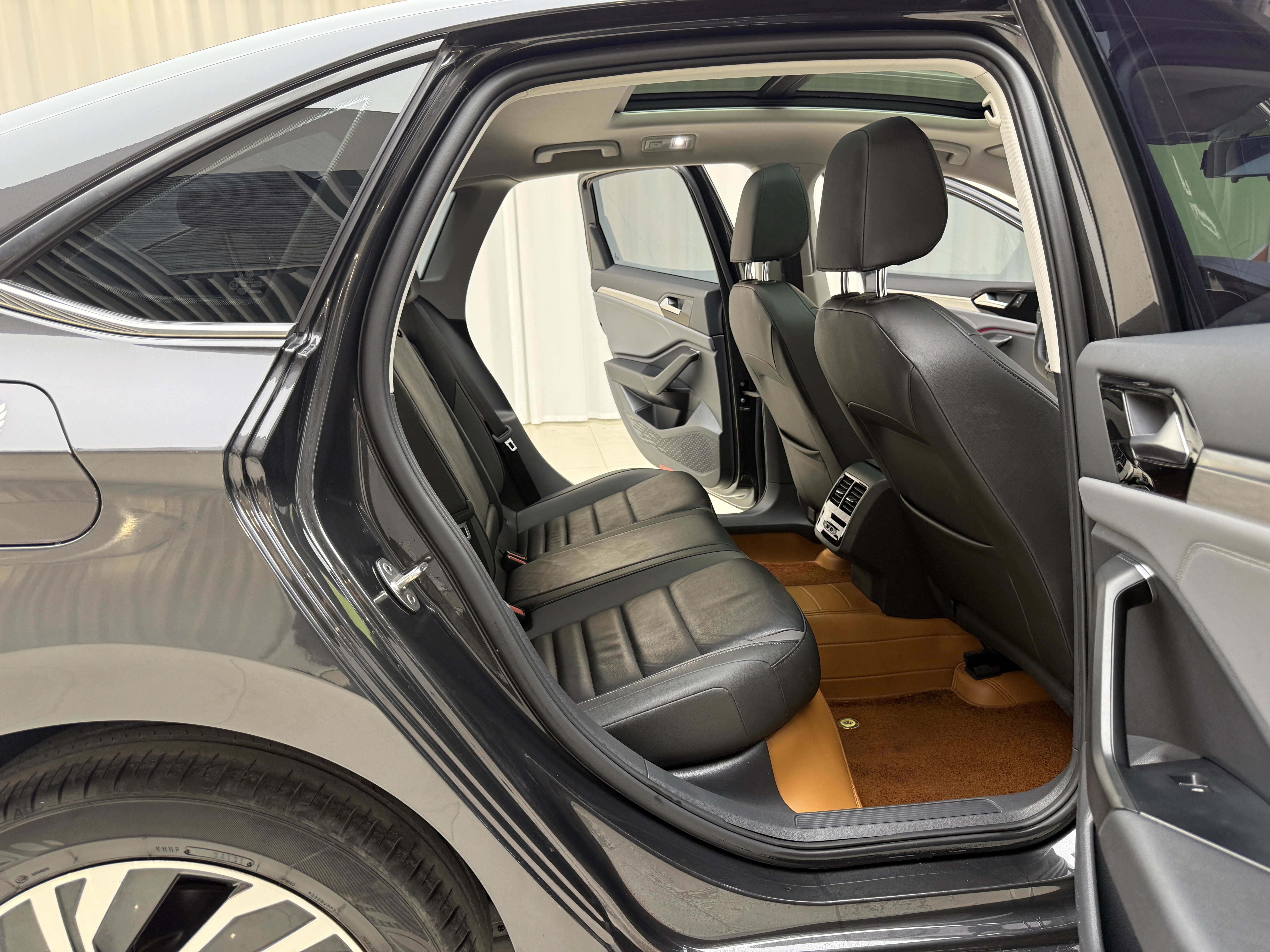 Volkswagen Sagitar 2022 car image #9