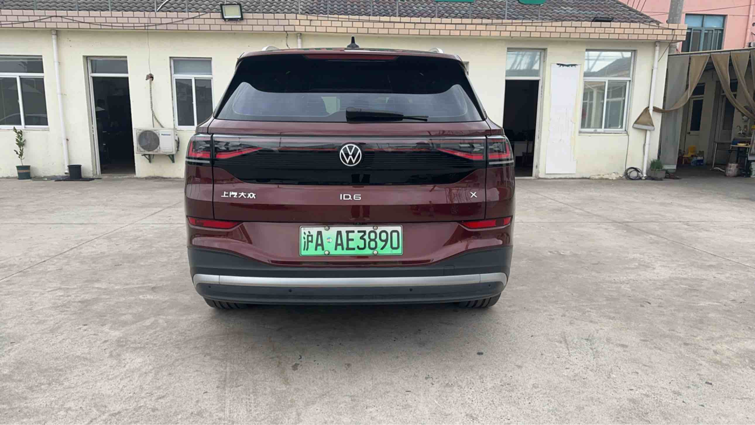 Volkswagen ID.6 X 2021 car image #9