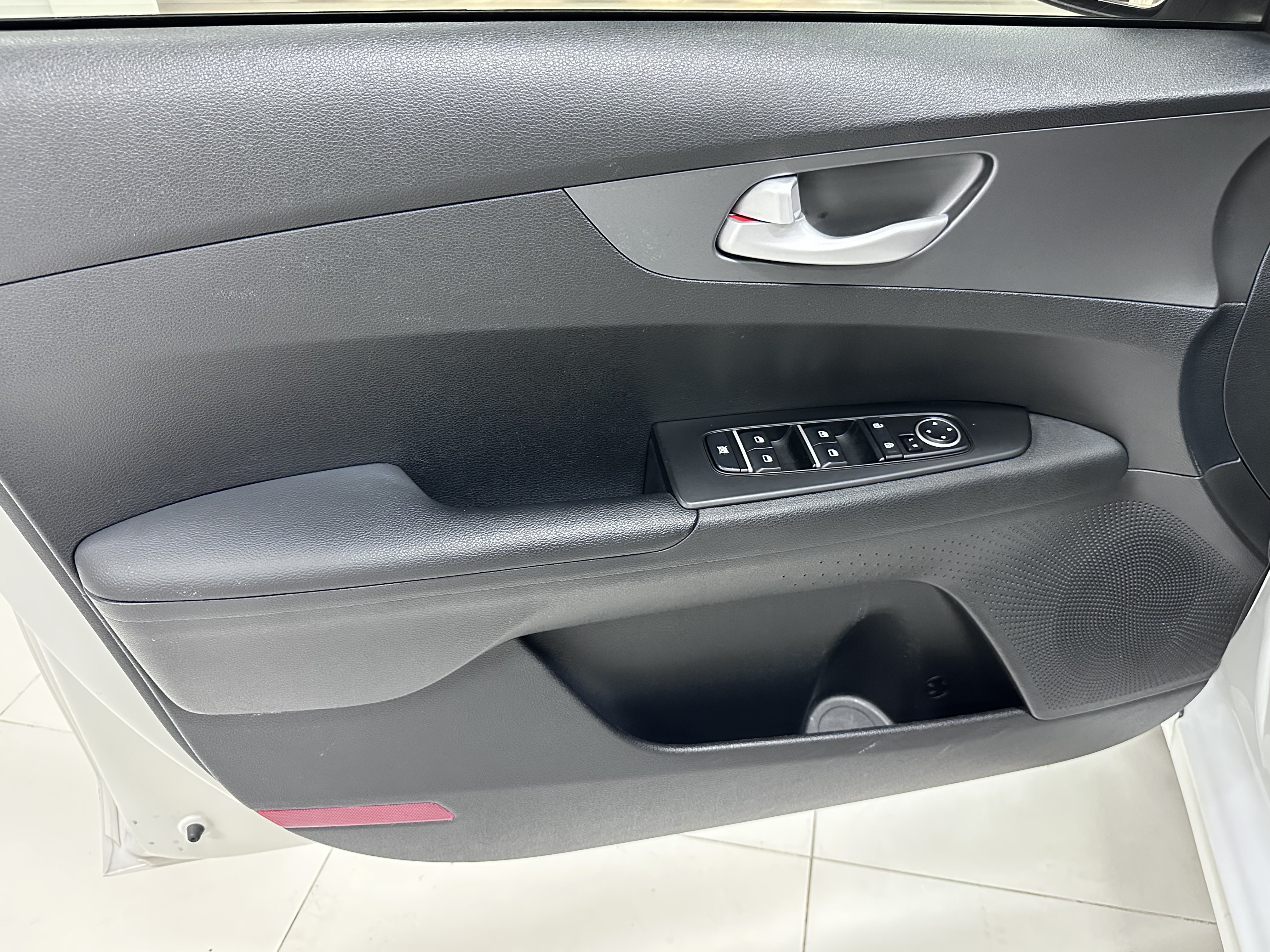 起亚 起亚K3 2023 汽车图片 #9