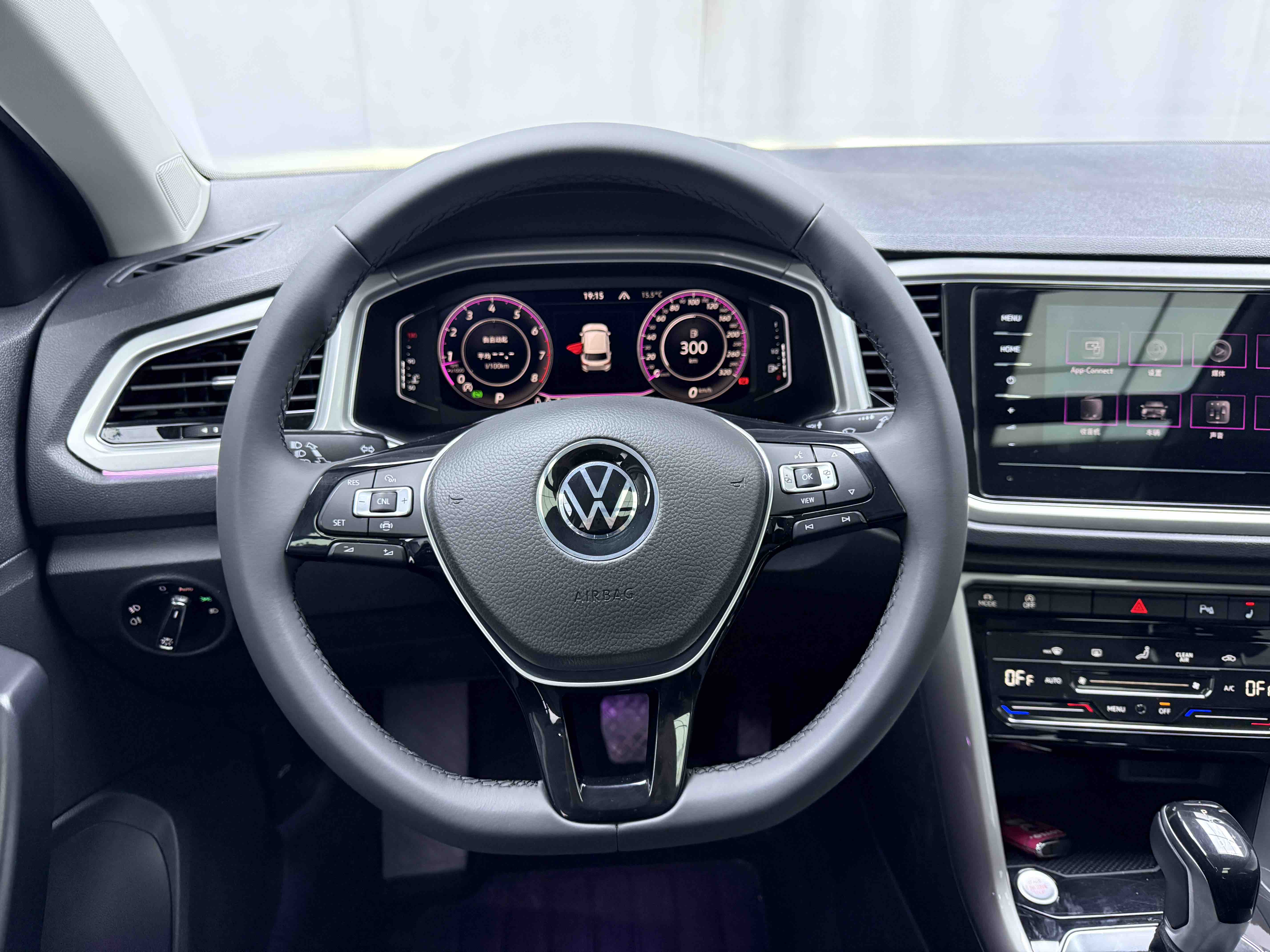 T-Roc 2022 car image #9