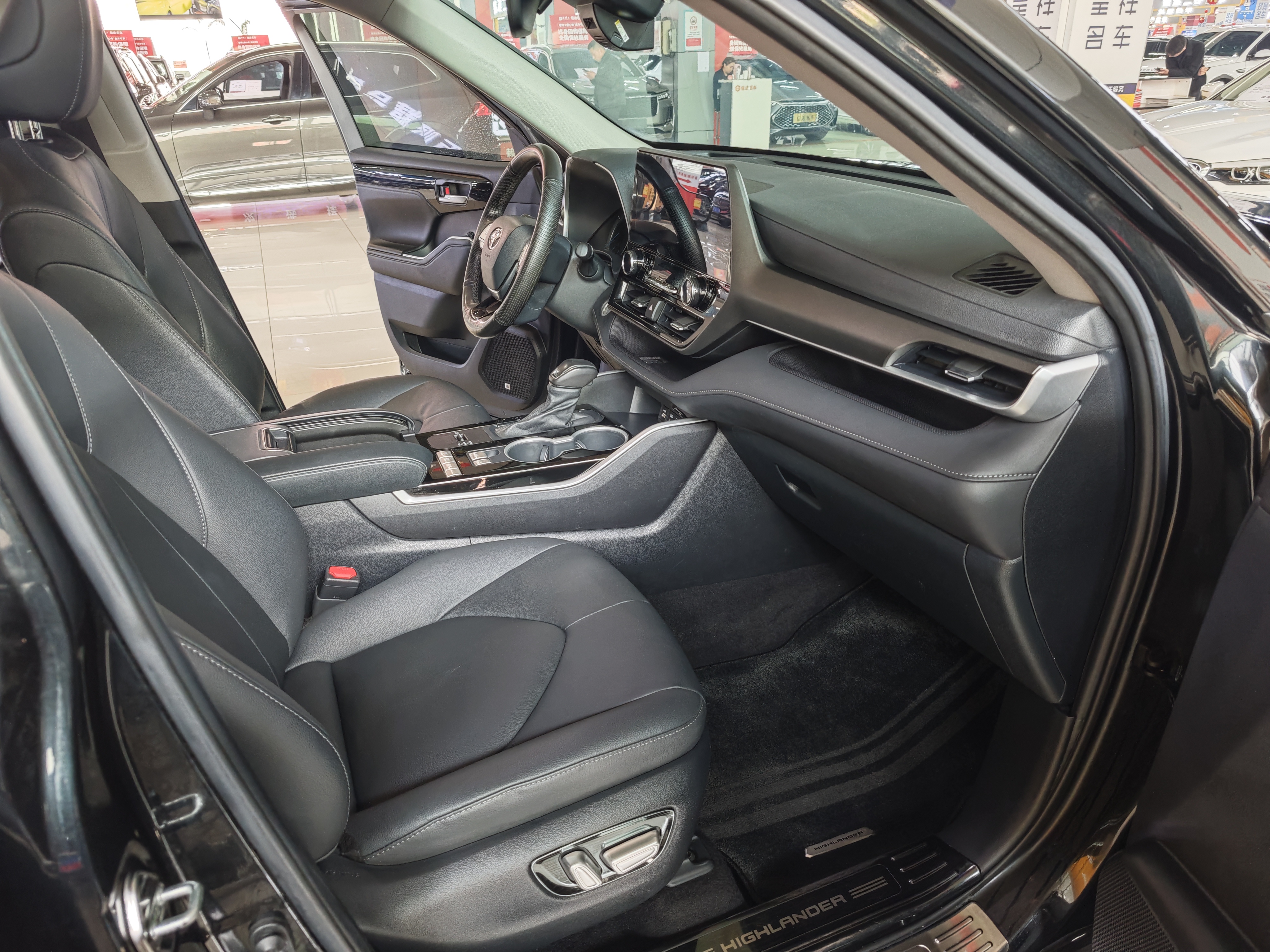 Toyota Highlander 2021 car image #9