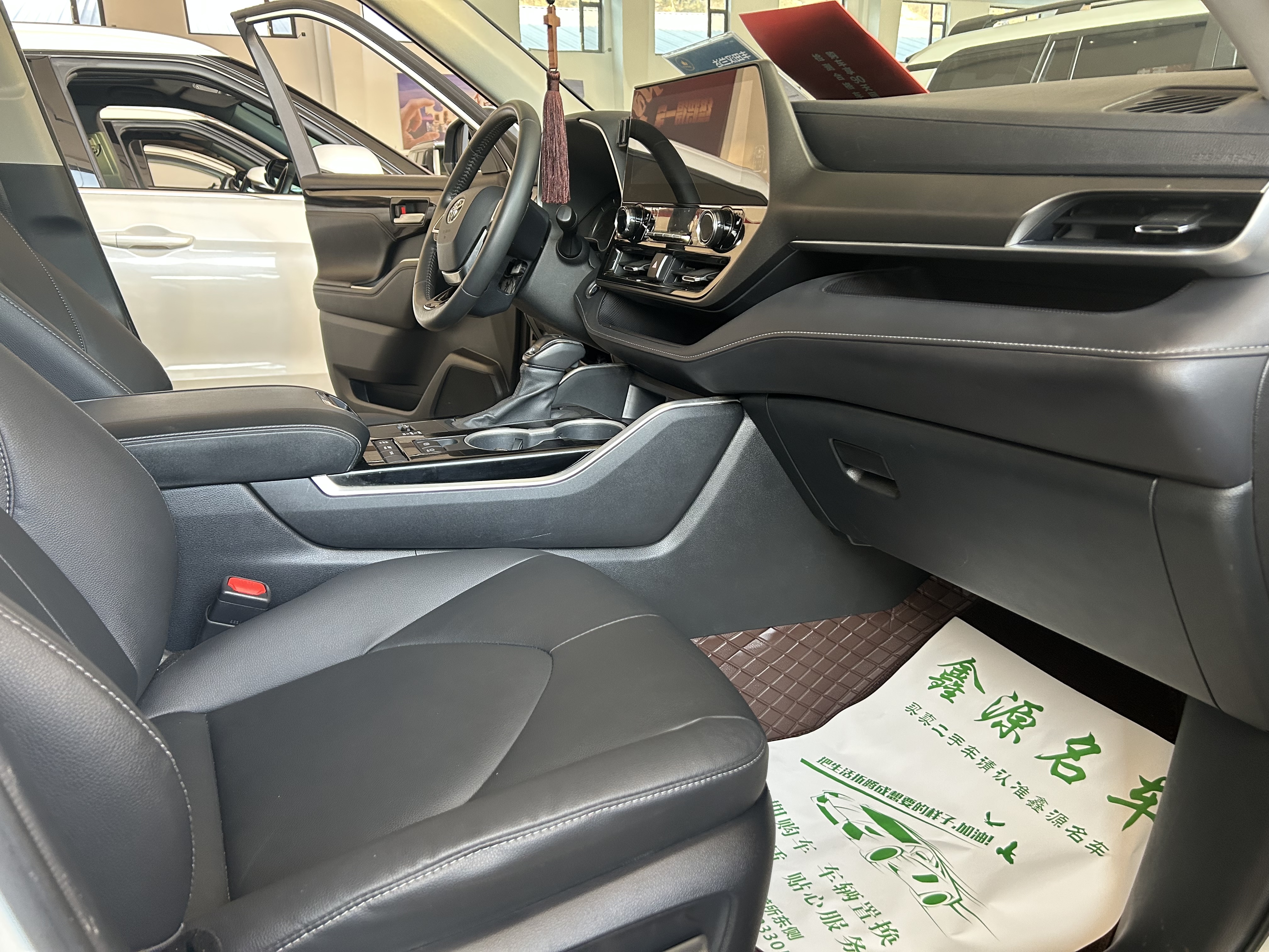 Toyota Highlander 2022 immagine di auto #9