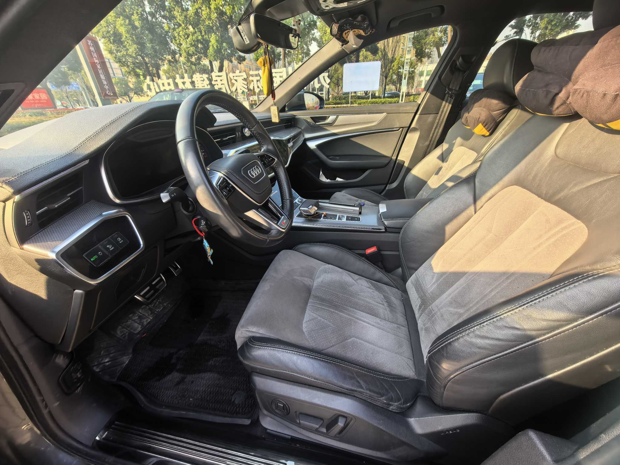 Audi 2021 car image #9