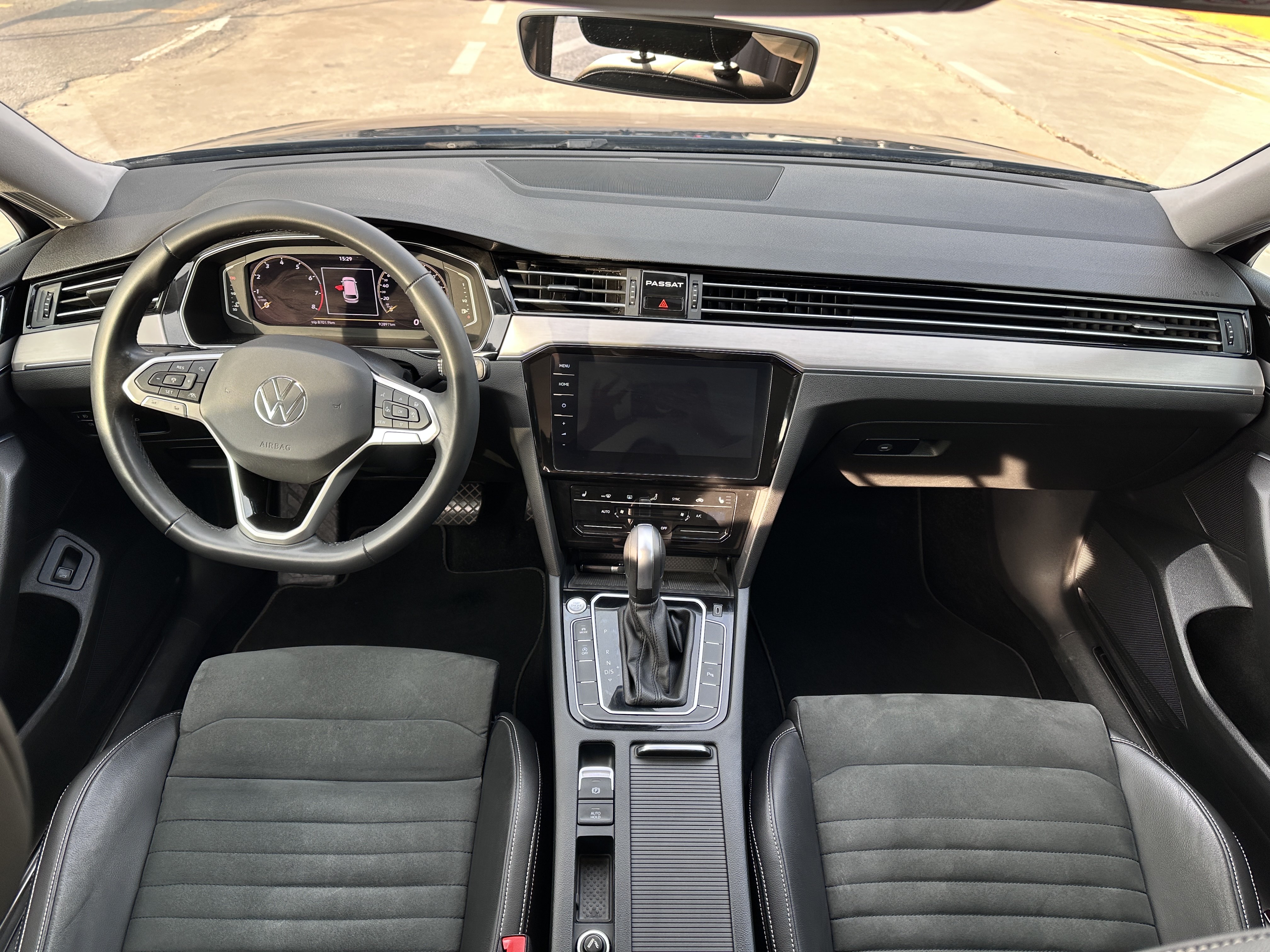 Volkswagen Passat Variant 2022 immagine di auto #9