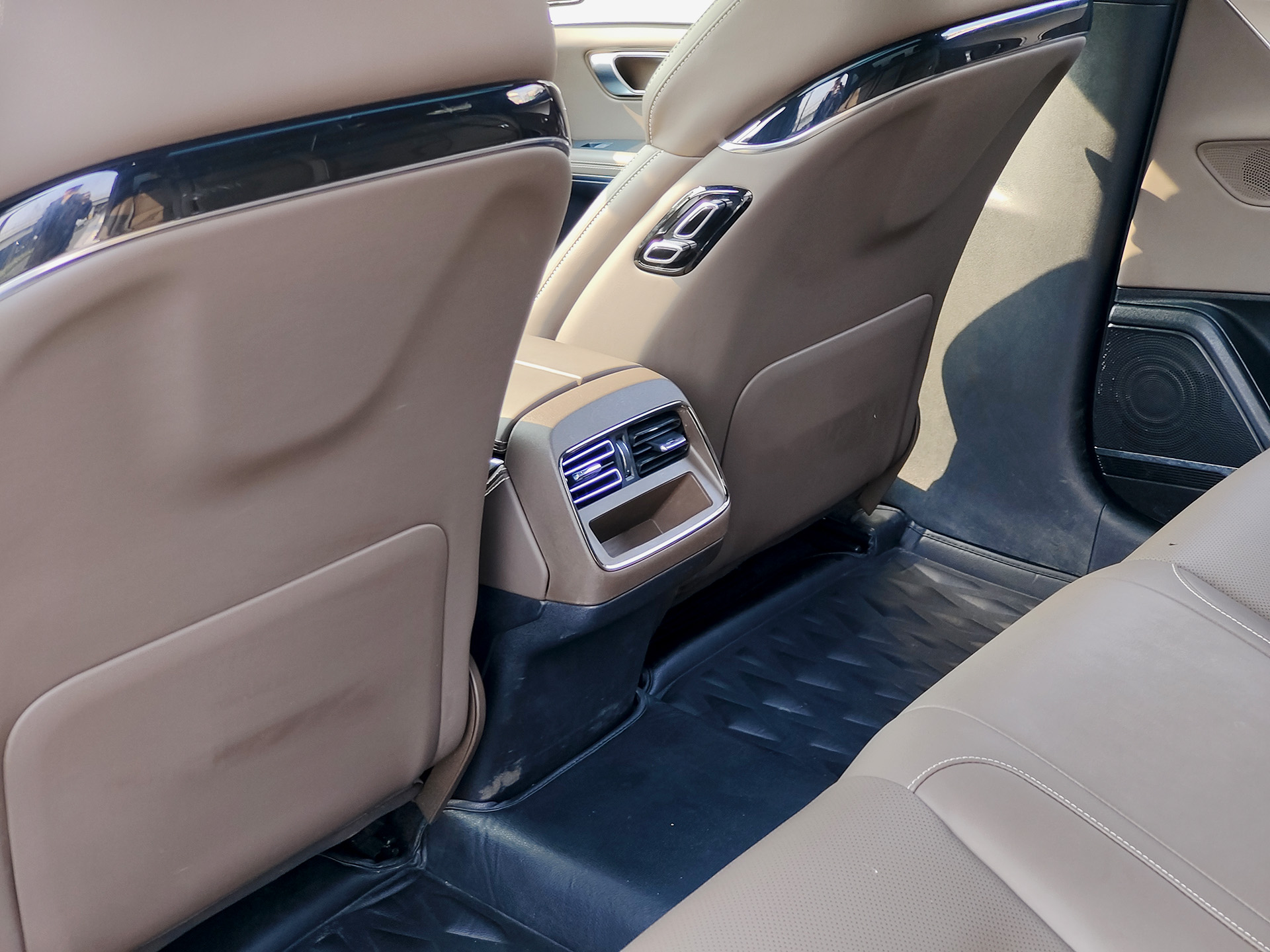 BYD Han 2022 car image #9