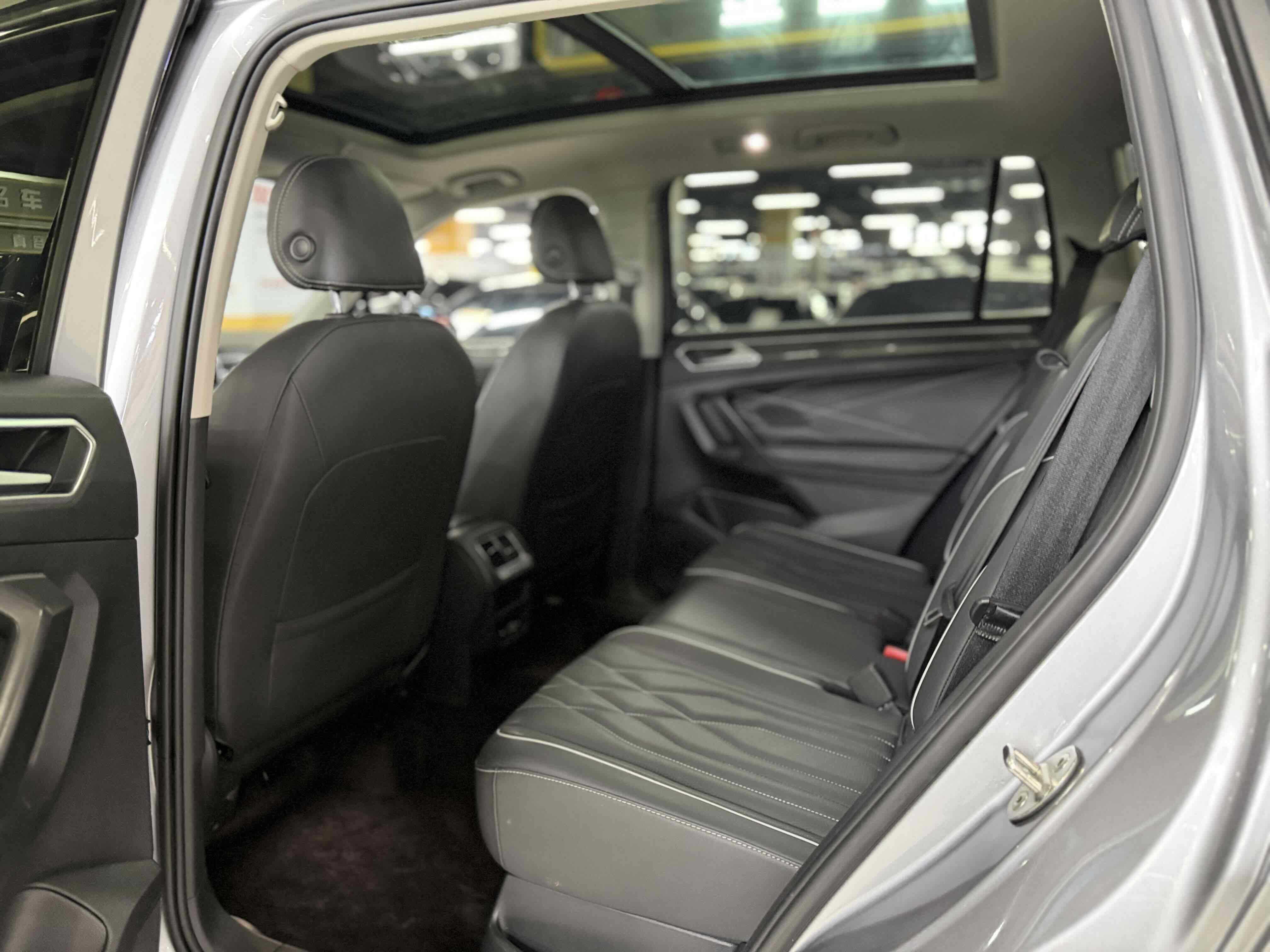 Volkswagen Tiguan L 2022 #9 Volkswagen Tiguan L 2022 car image #9
