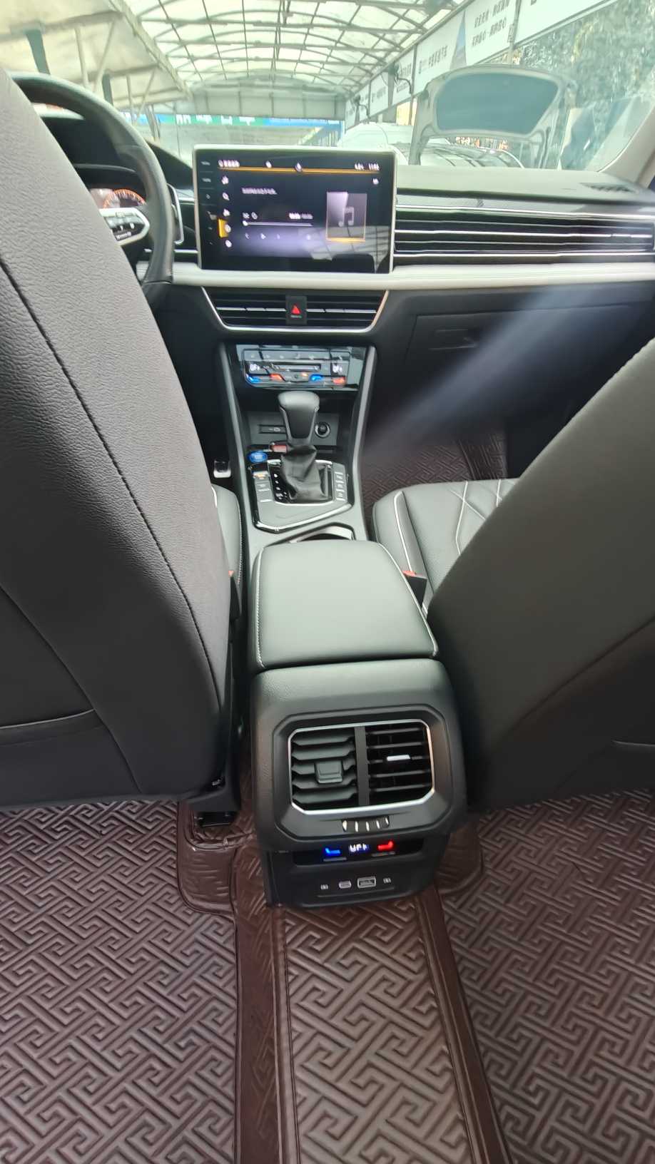Volkswagen Tiguan L 2022 #9 Volkswagen Tiguan L 2022 car image #9