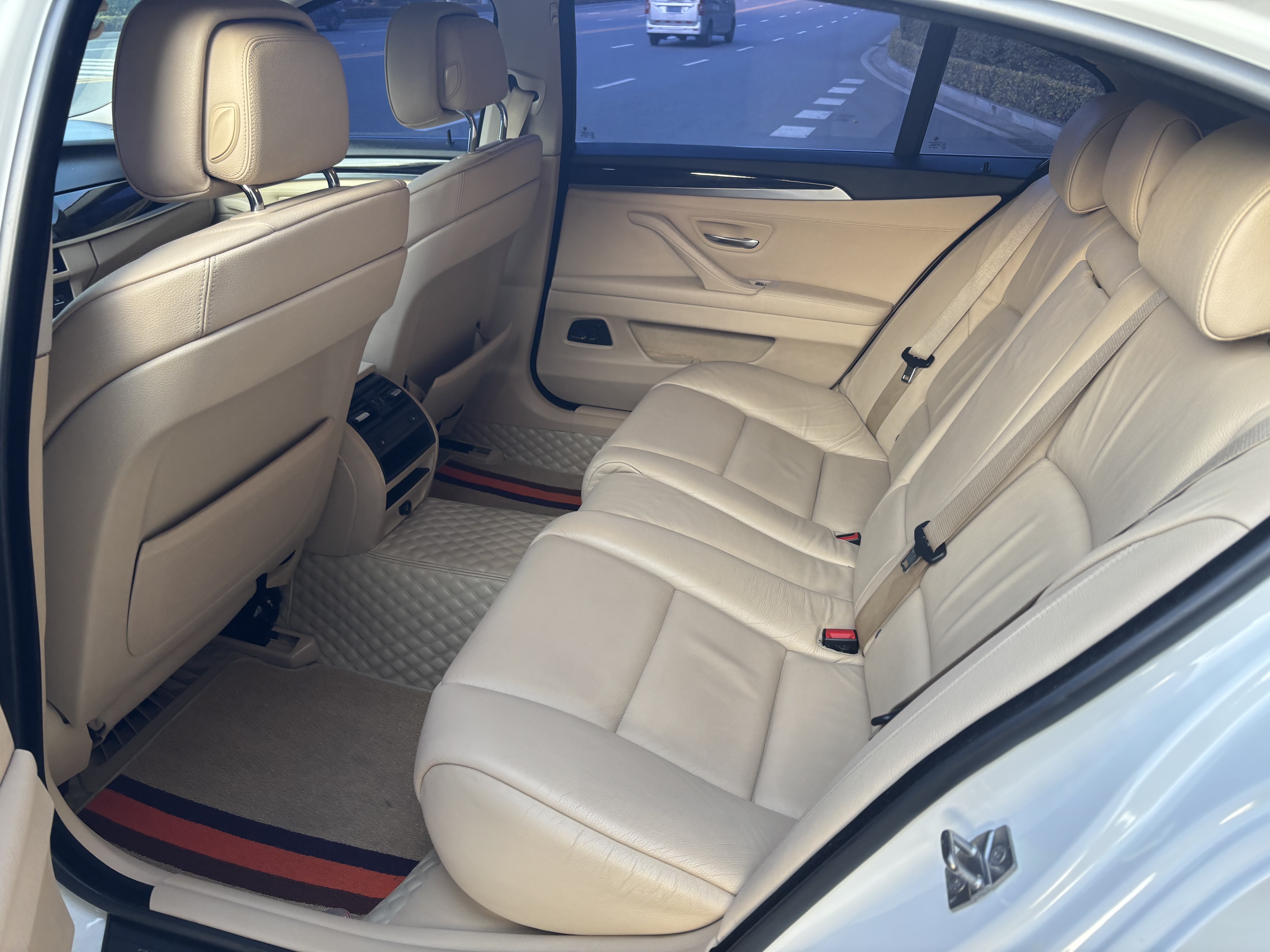 BMW 5 Series 2012 #9 BMW 5 Series 2012 car image #9