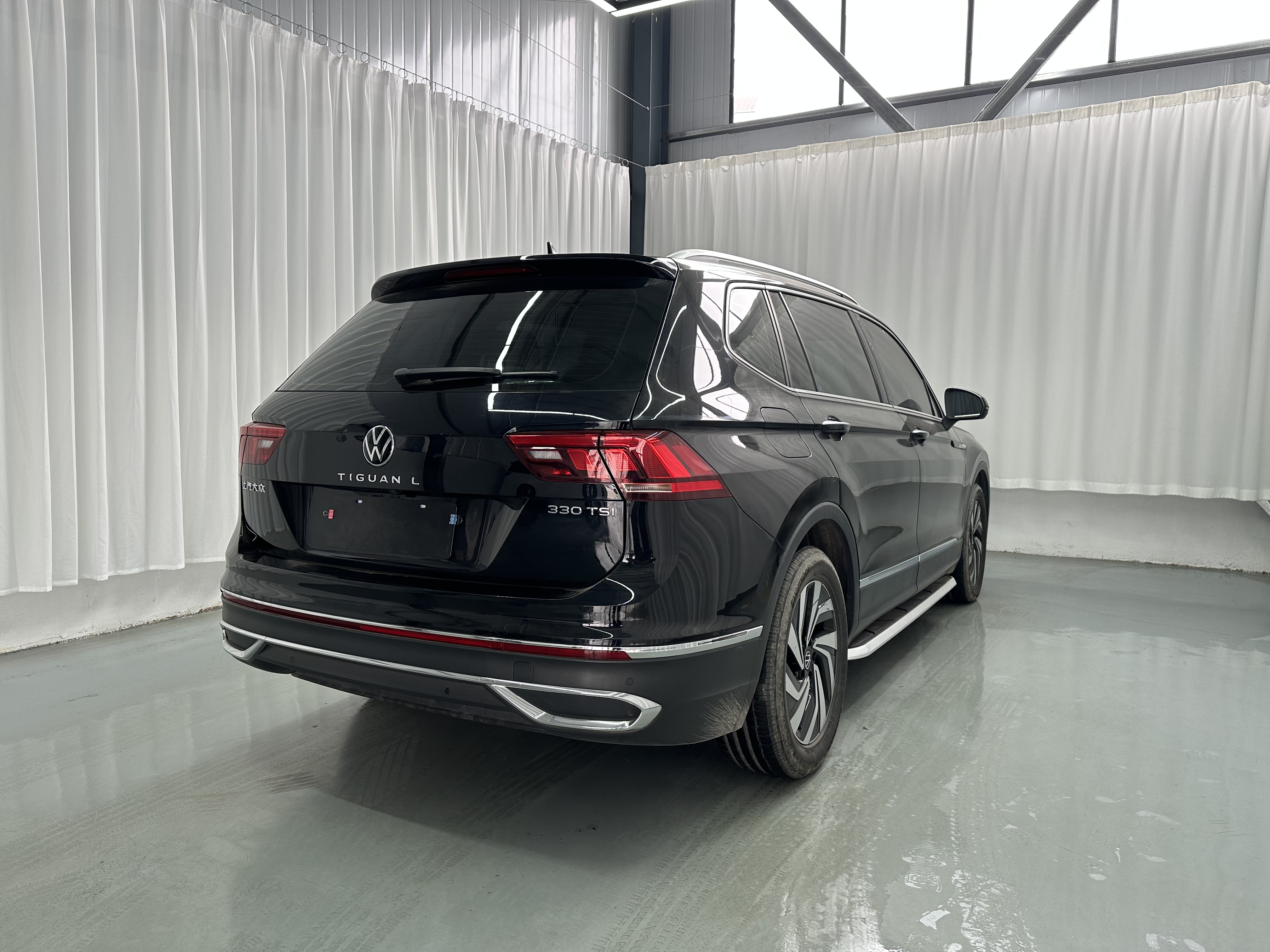 Volkswagen Tiguan L 2022 car image #9