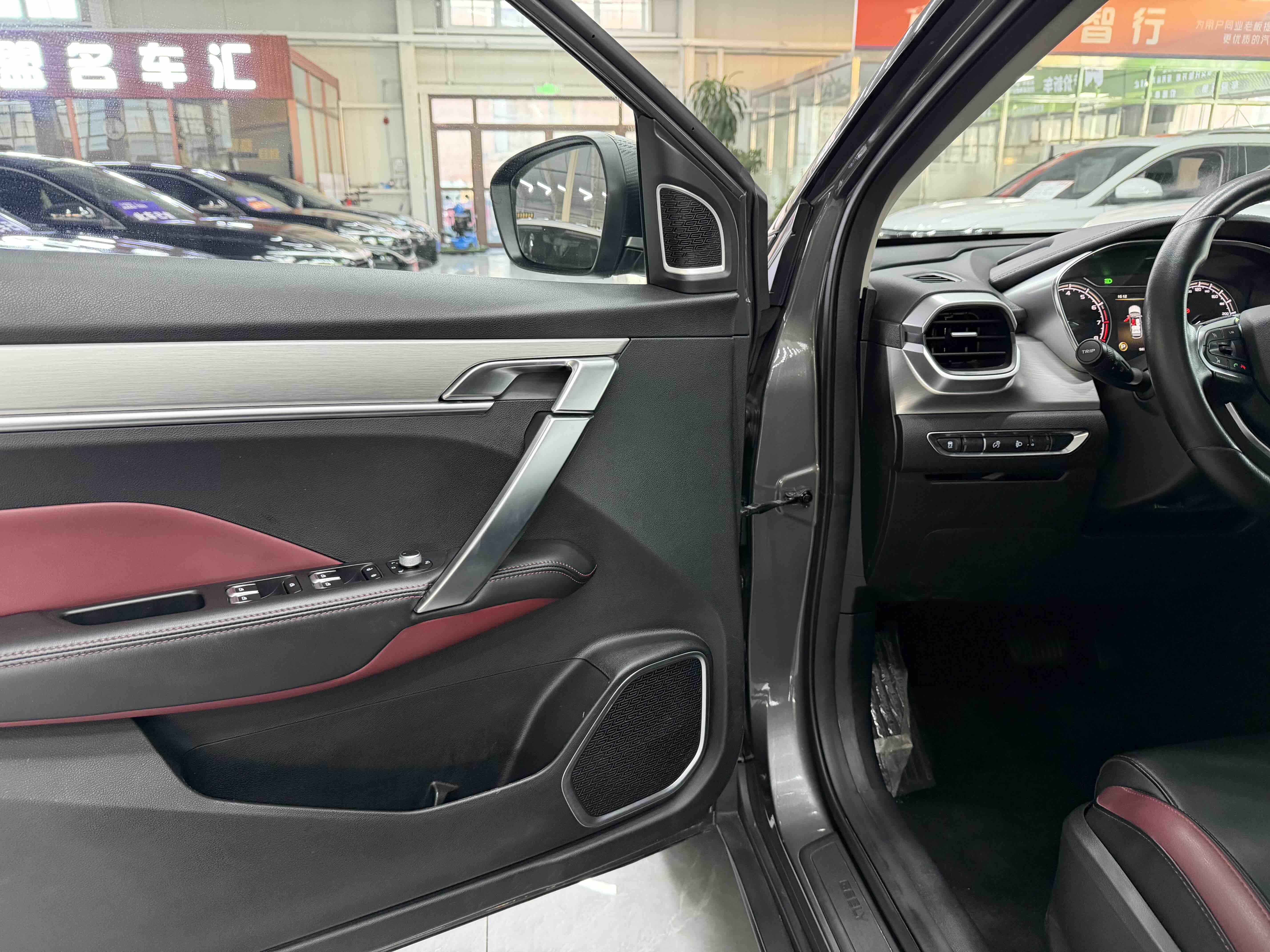GEELY Coolray 2022 car image #9