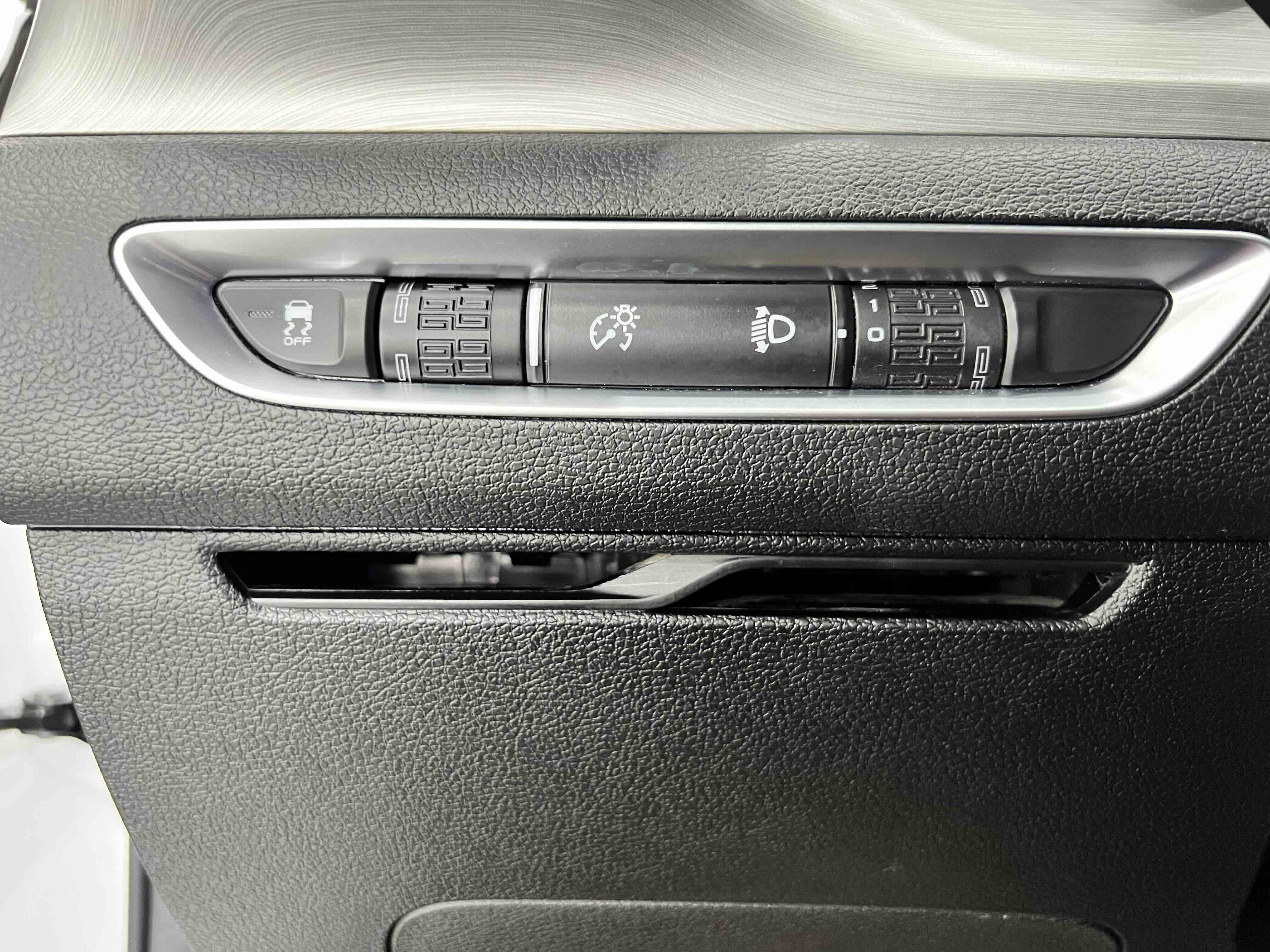 GEELY Coolray 2022 #9 GEELY Coolray 2022 car image #9