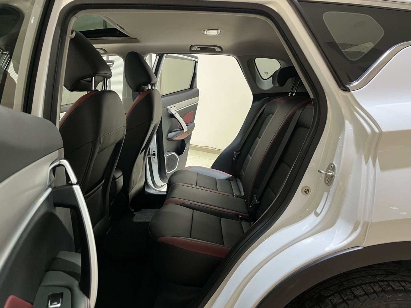 GEELY Coolray 2022 car image #9