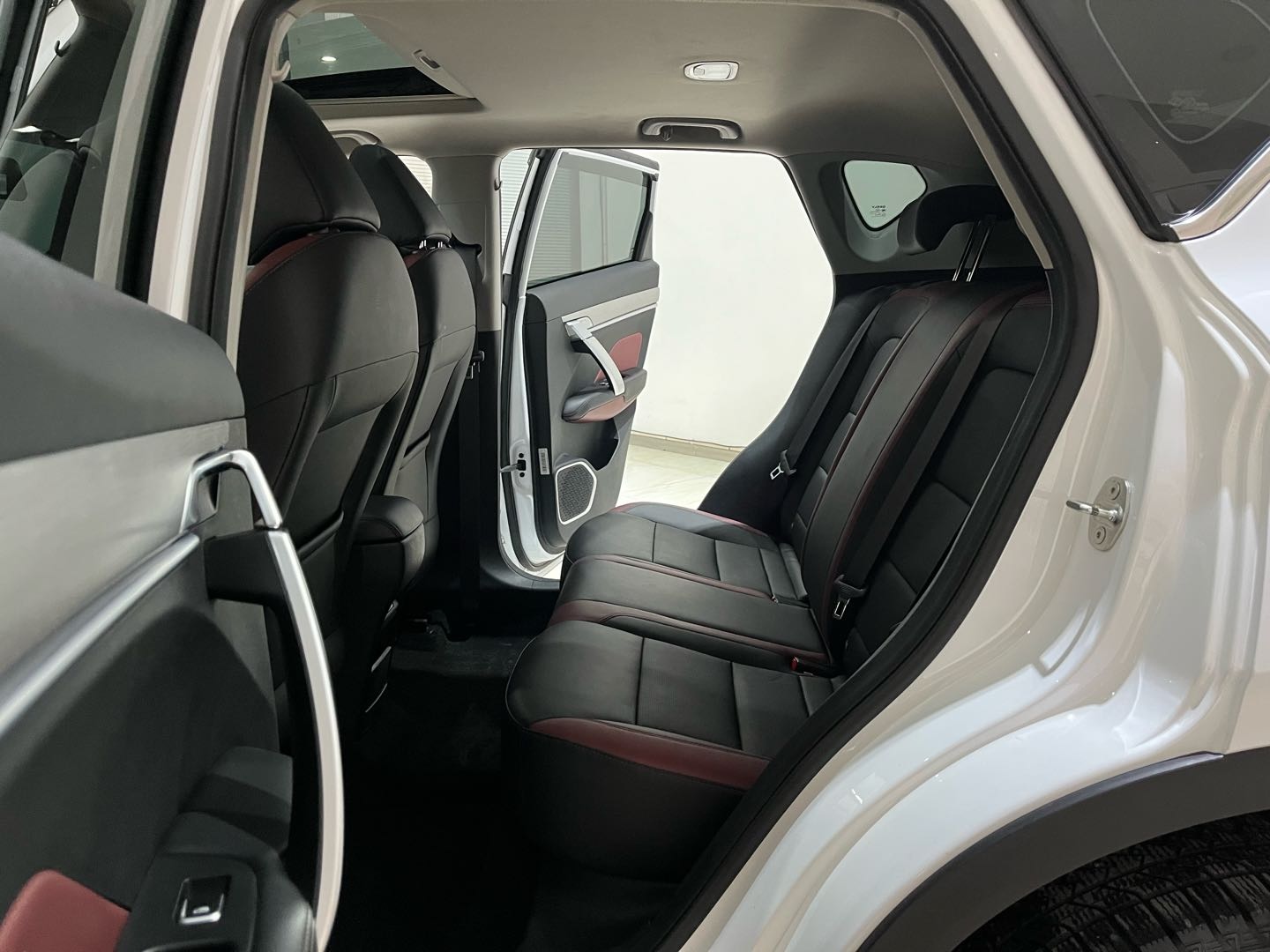GEELY Coolray 2023 car image #9