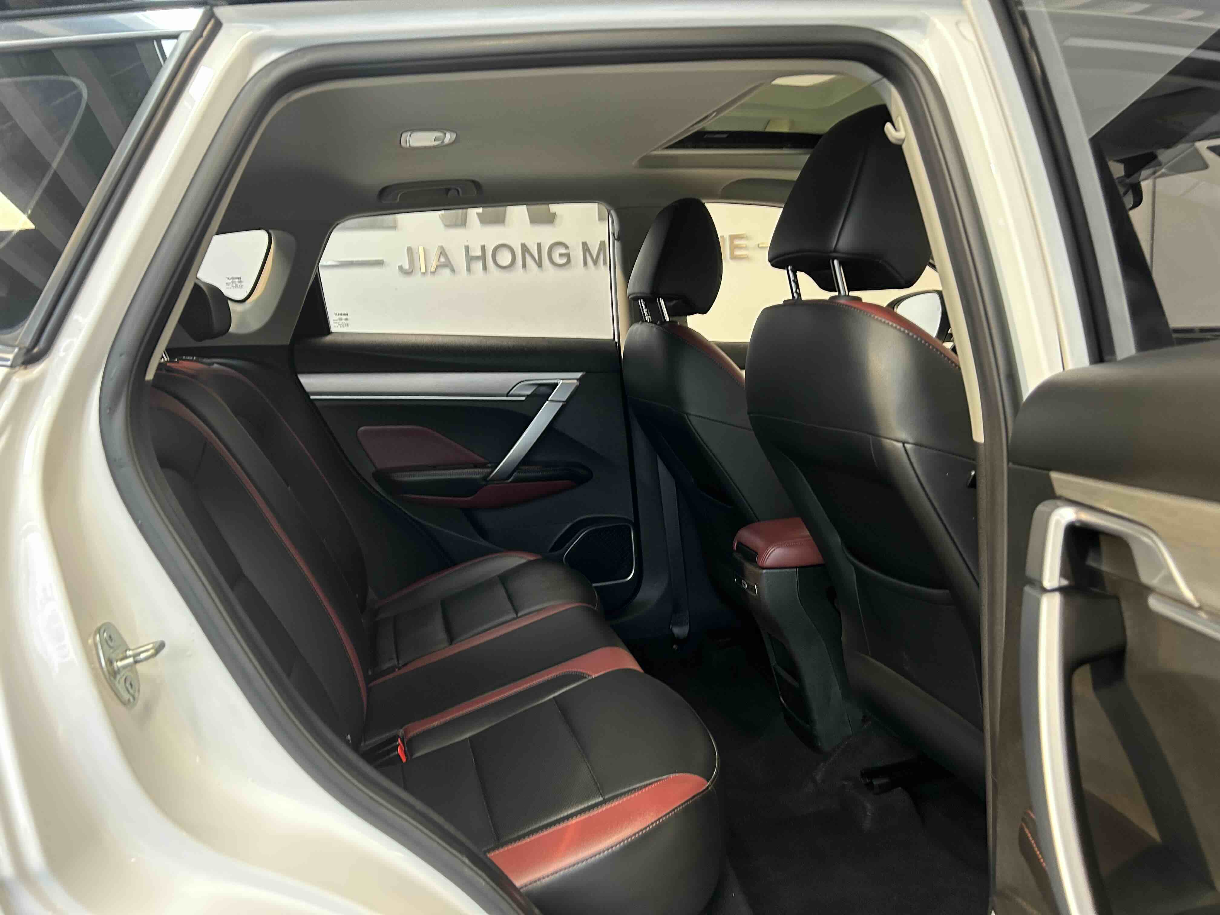 GEELY Coolray 2023 car image #9