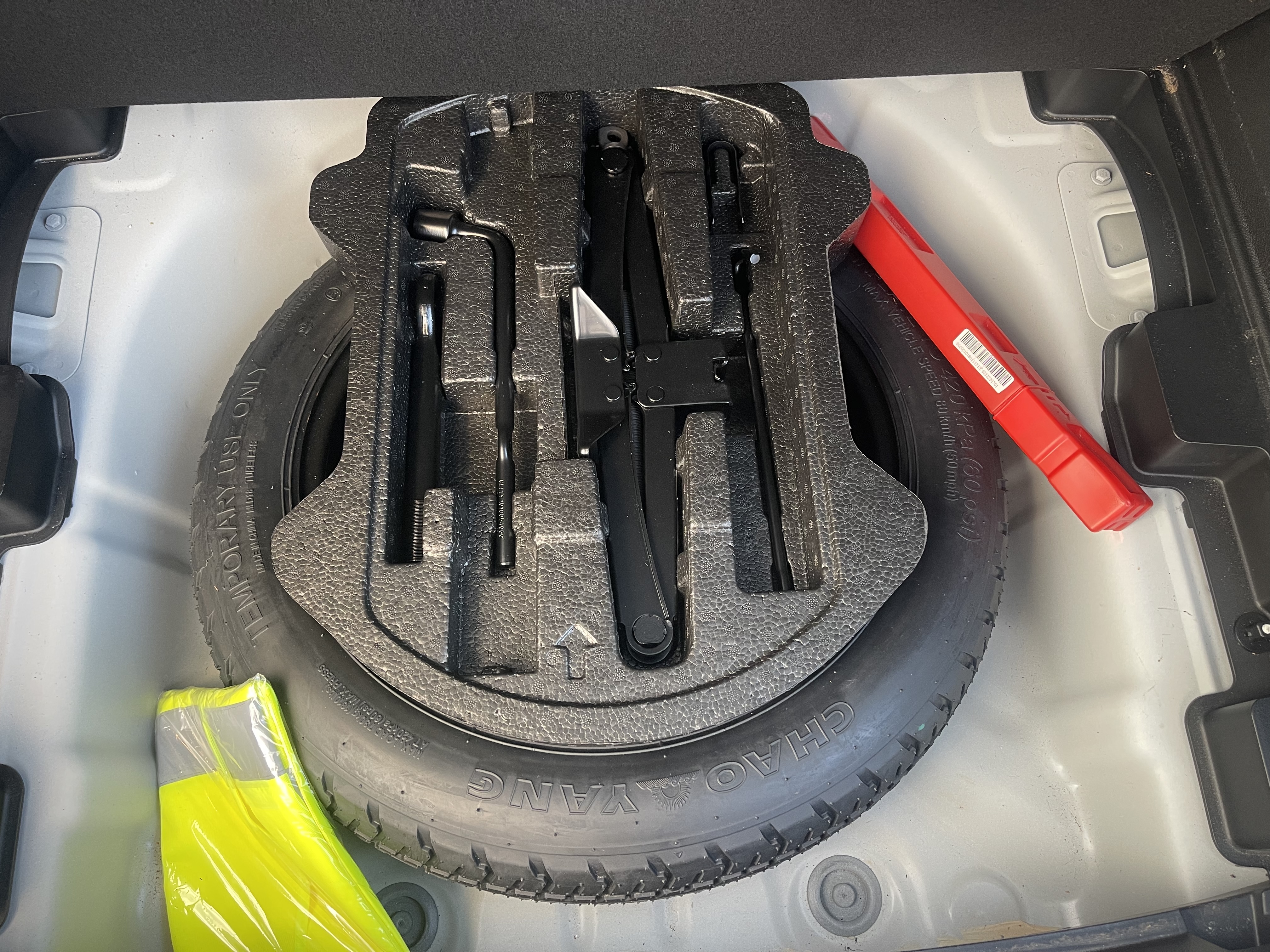 GEELY Coolray 2022 car image #9