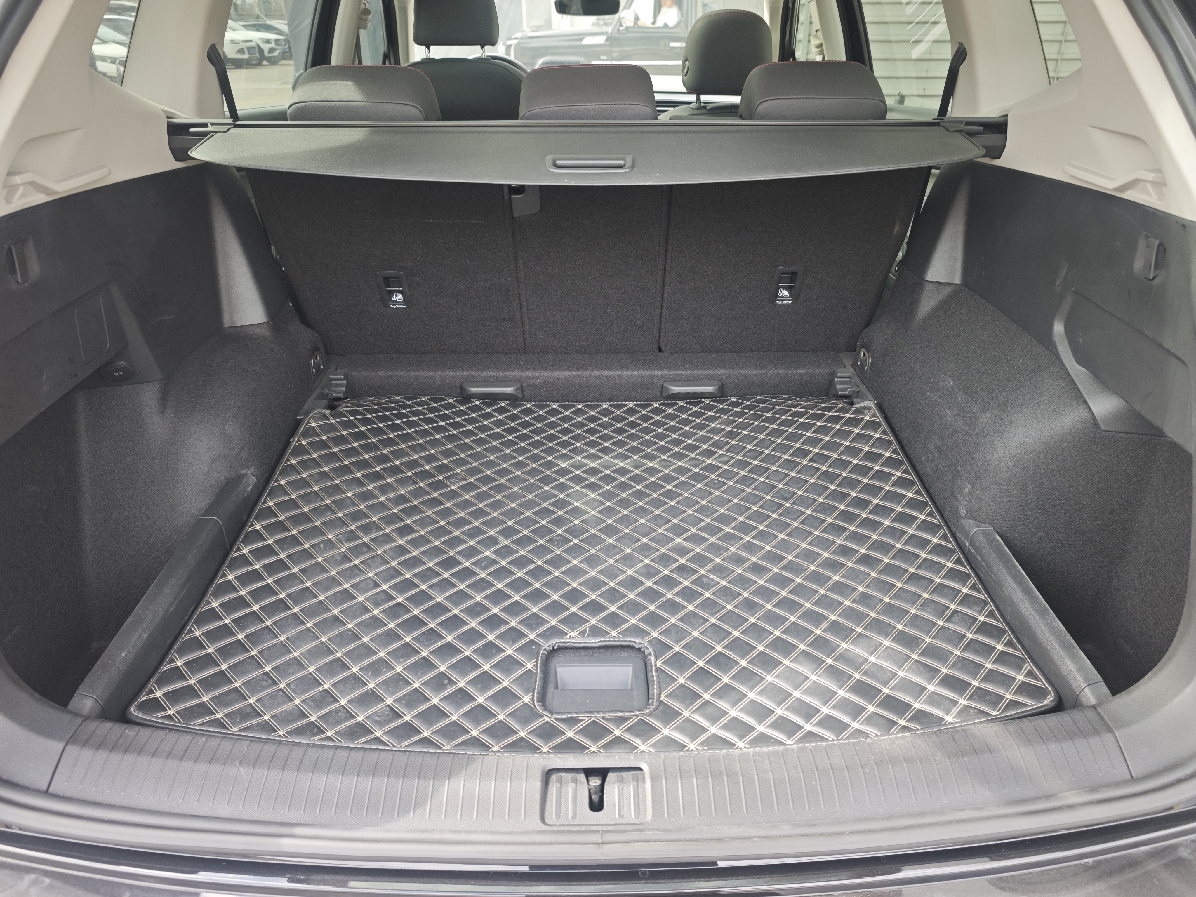 Volkswagen Tiguan L 2022 immagine di auto #9