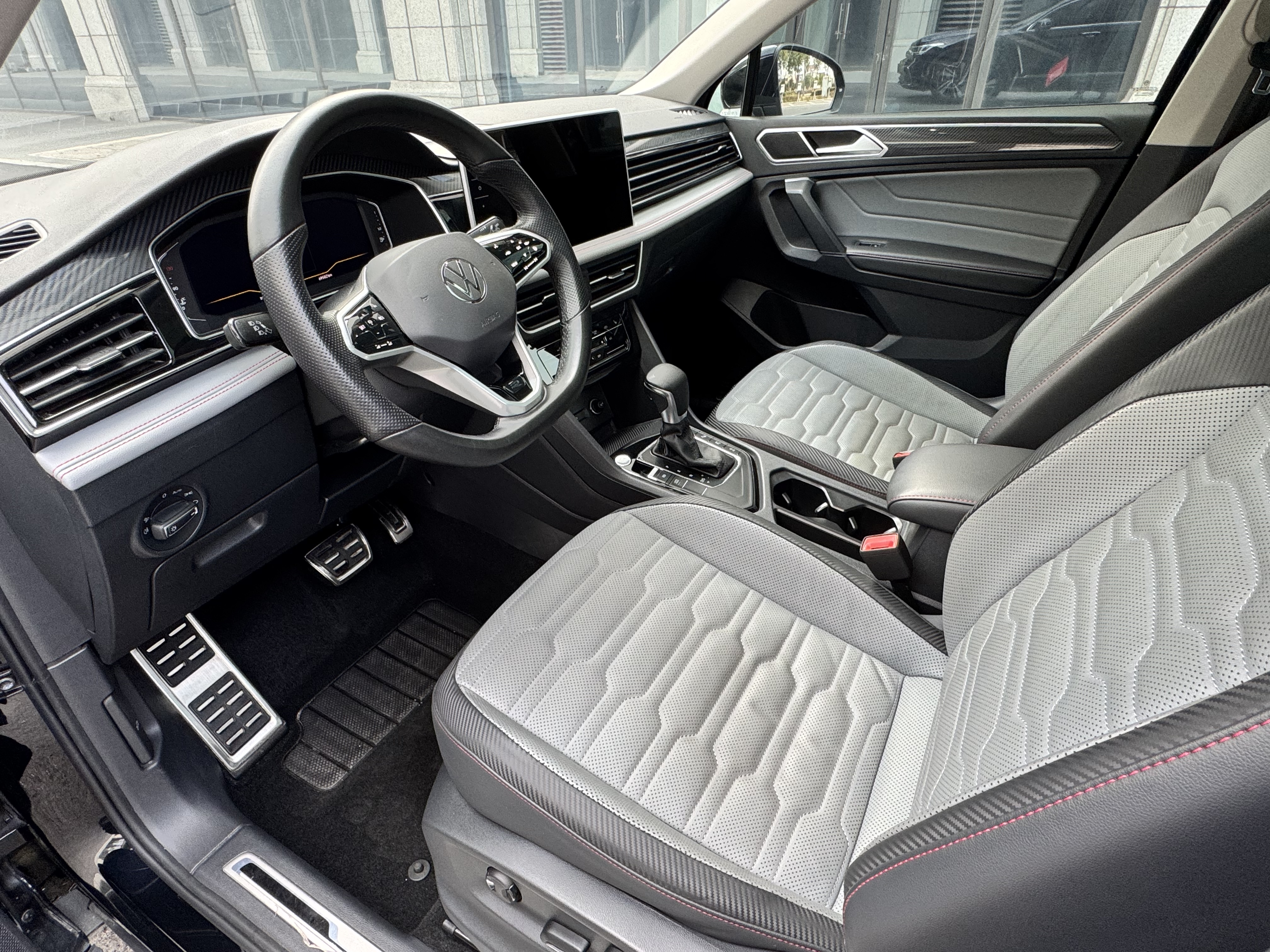 Volkswagen Tiguan X 2023 immagine di auto #9