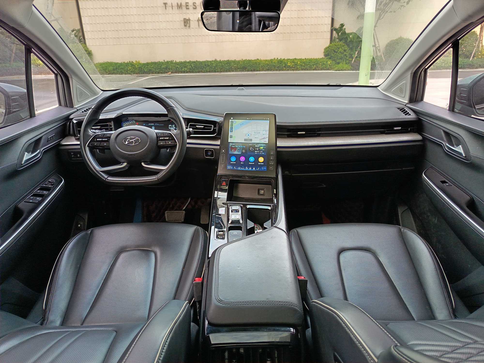 Hyundai Custo 2023 car image #9