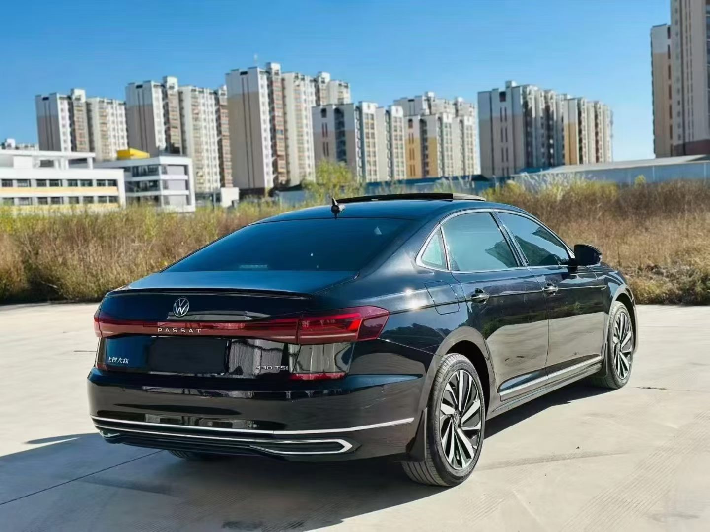 Volkswagen Passat 2022 car image #9