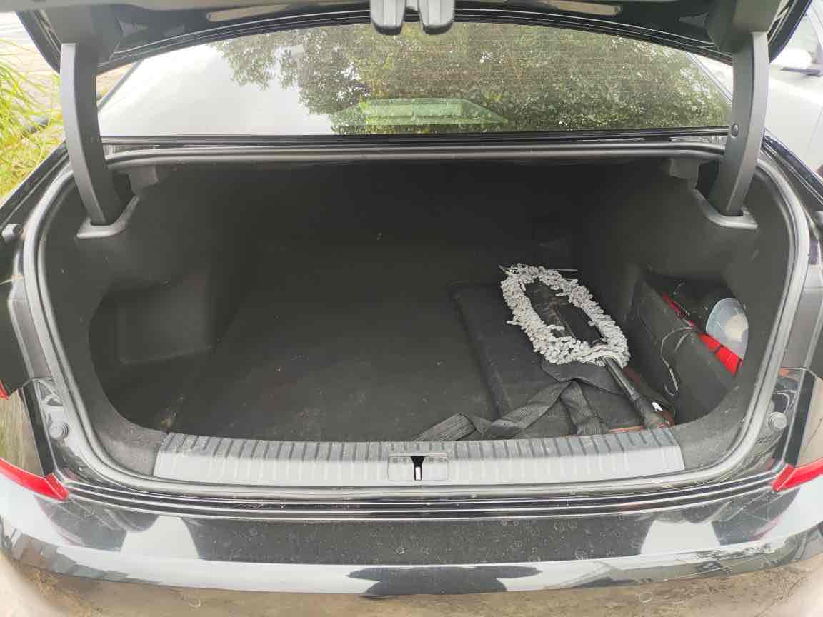 Volkswagen Passat 2022 car image #9