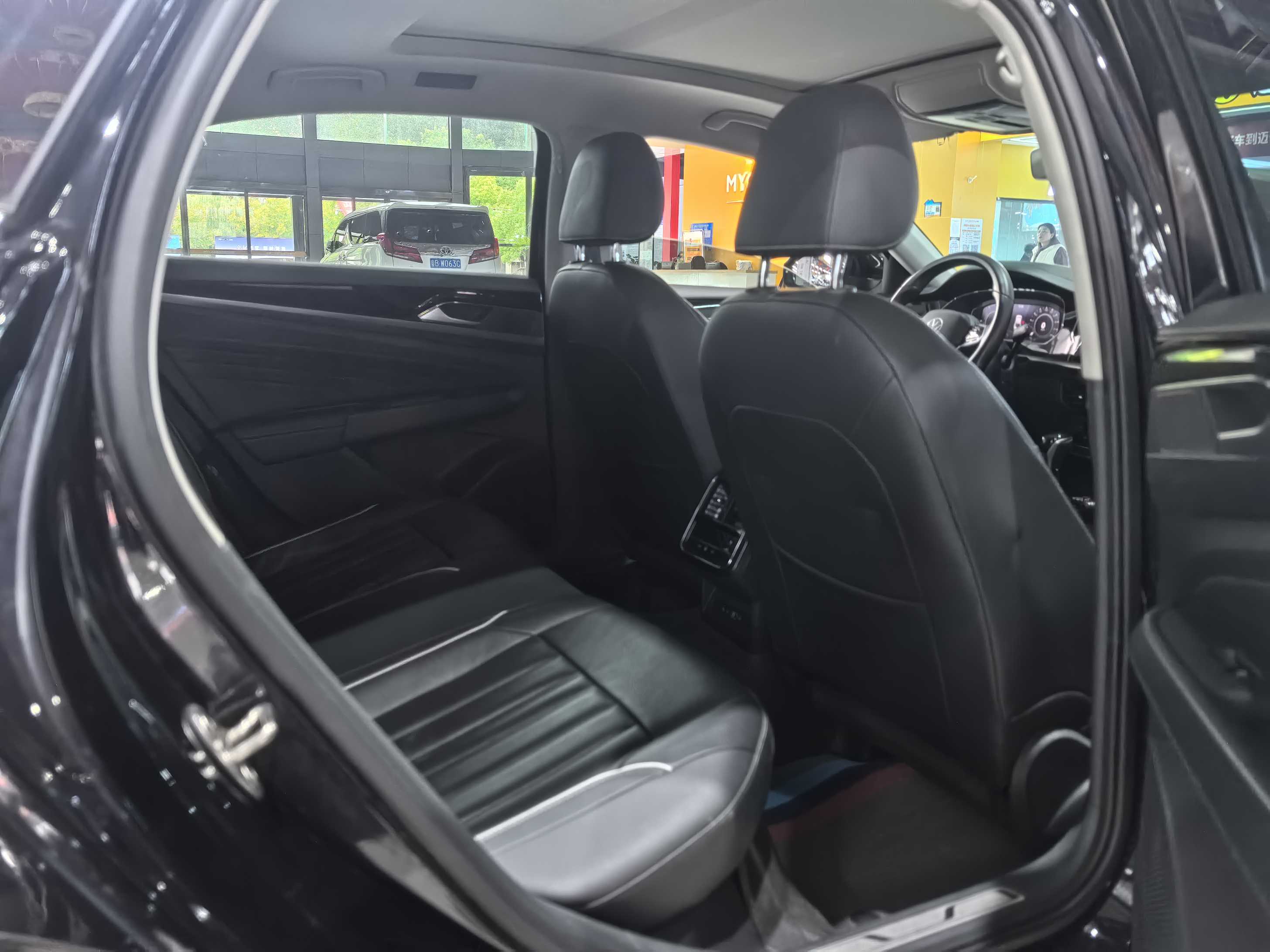 Volkswagen Passat New Energy 2023 immagine di auto #9