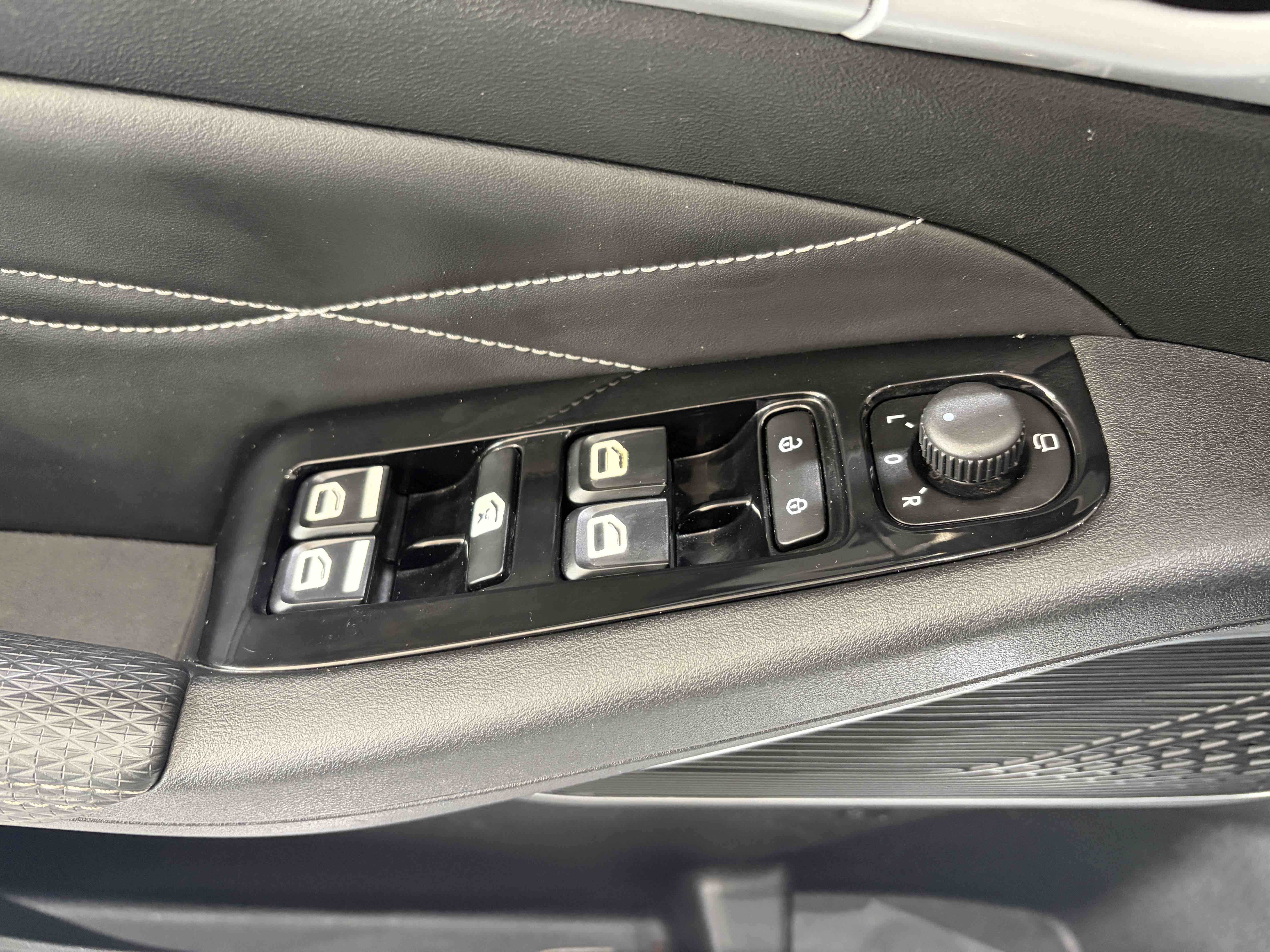 GEELY Emgrand 2022 car image #9
