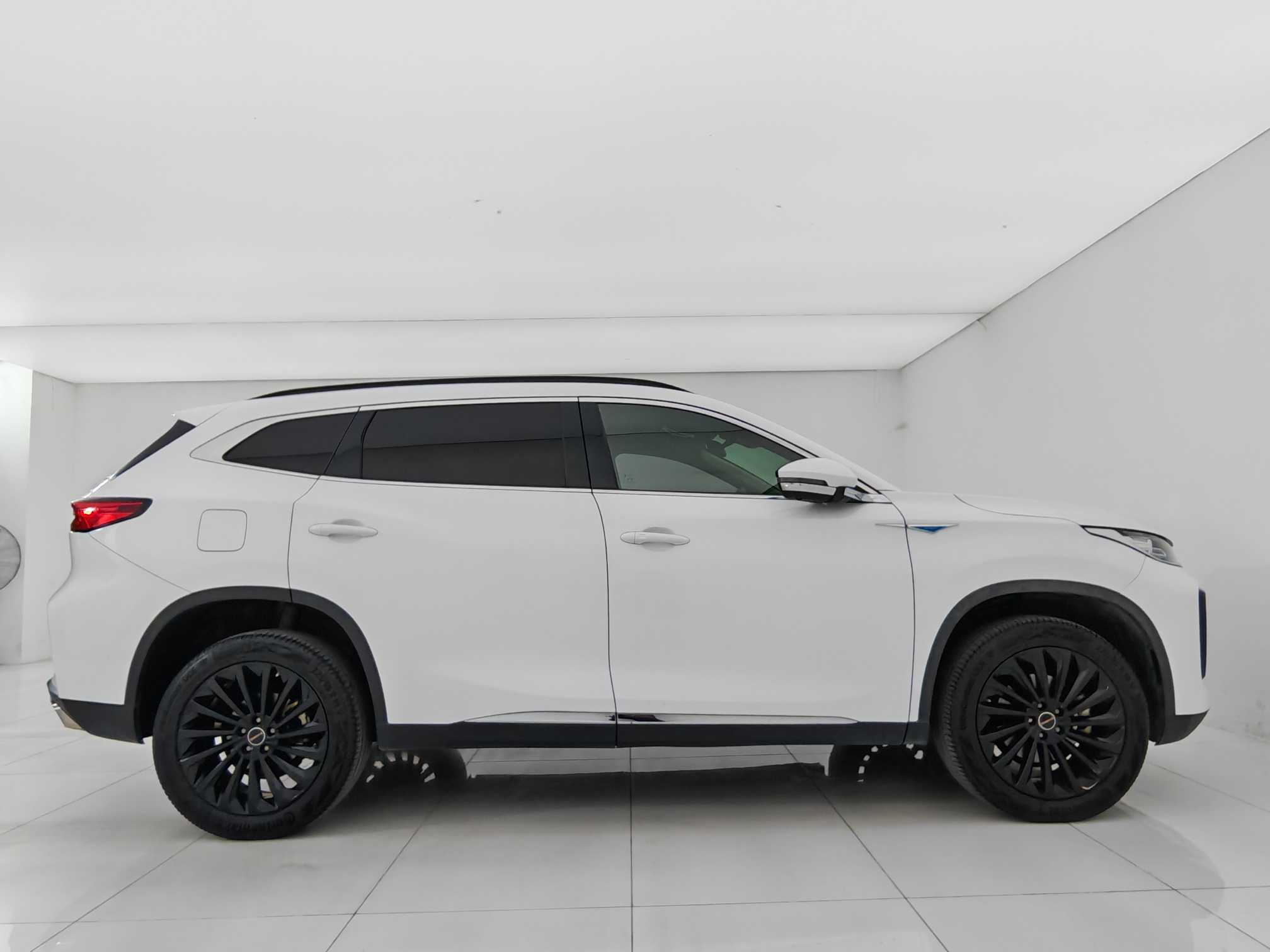 Exceed Lingyun 2022 #9 Exceed Lingyun 2022 car image #9