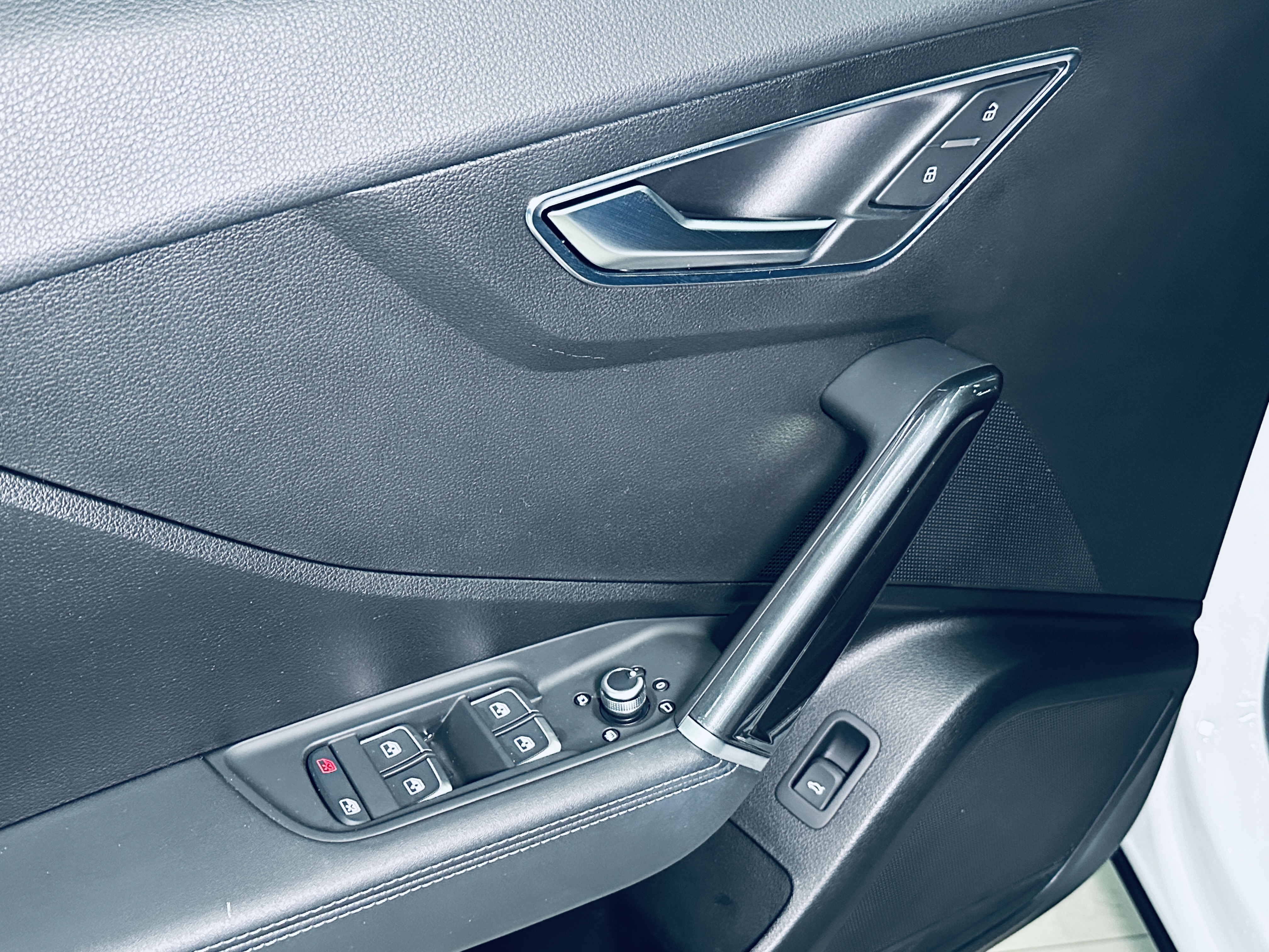 2023 car image #9