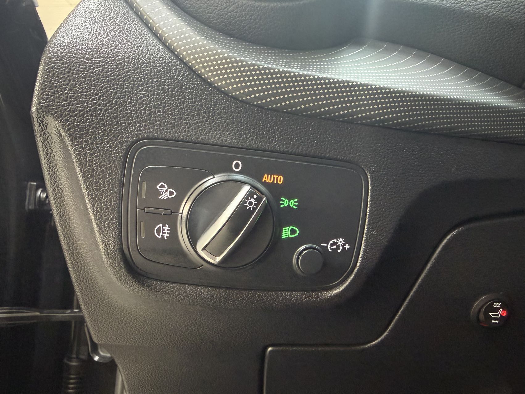 Q2L 2022 car image #9